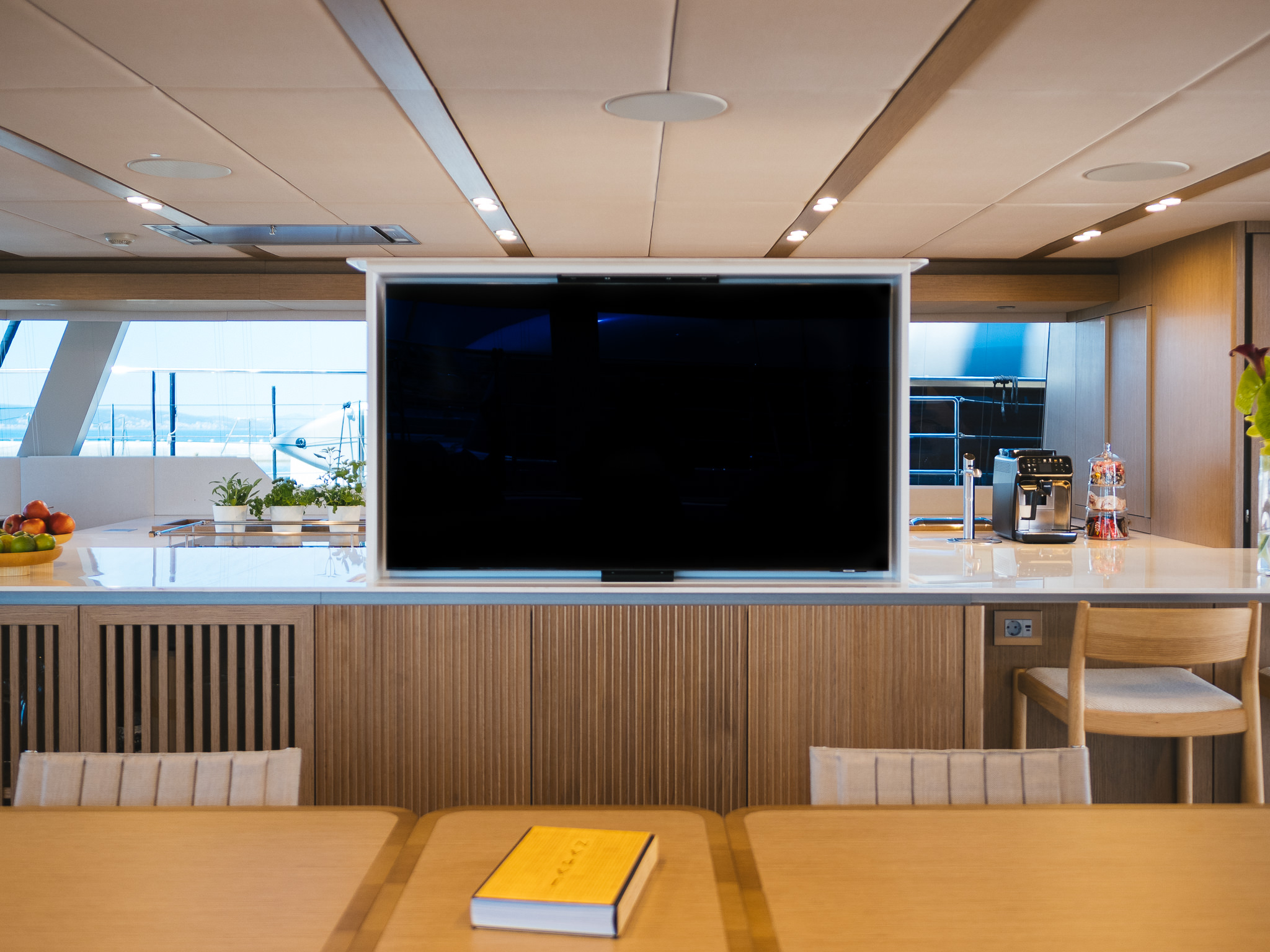 Yacht image 30