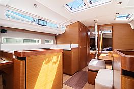 Sun Odyssey 440