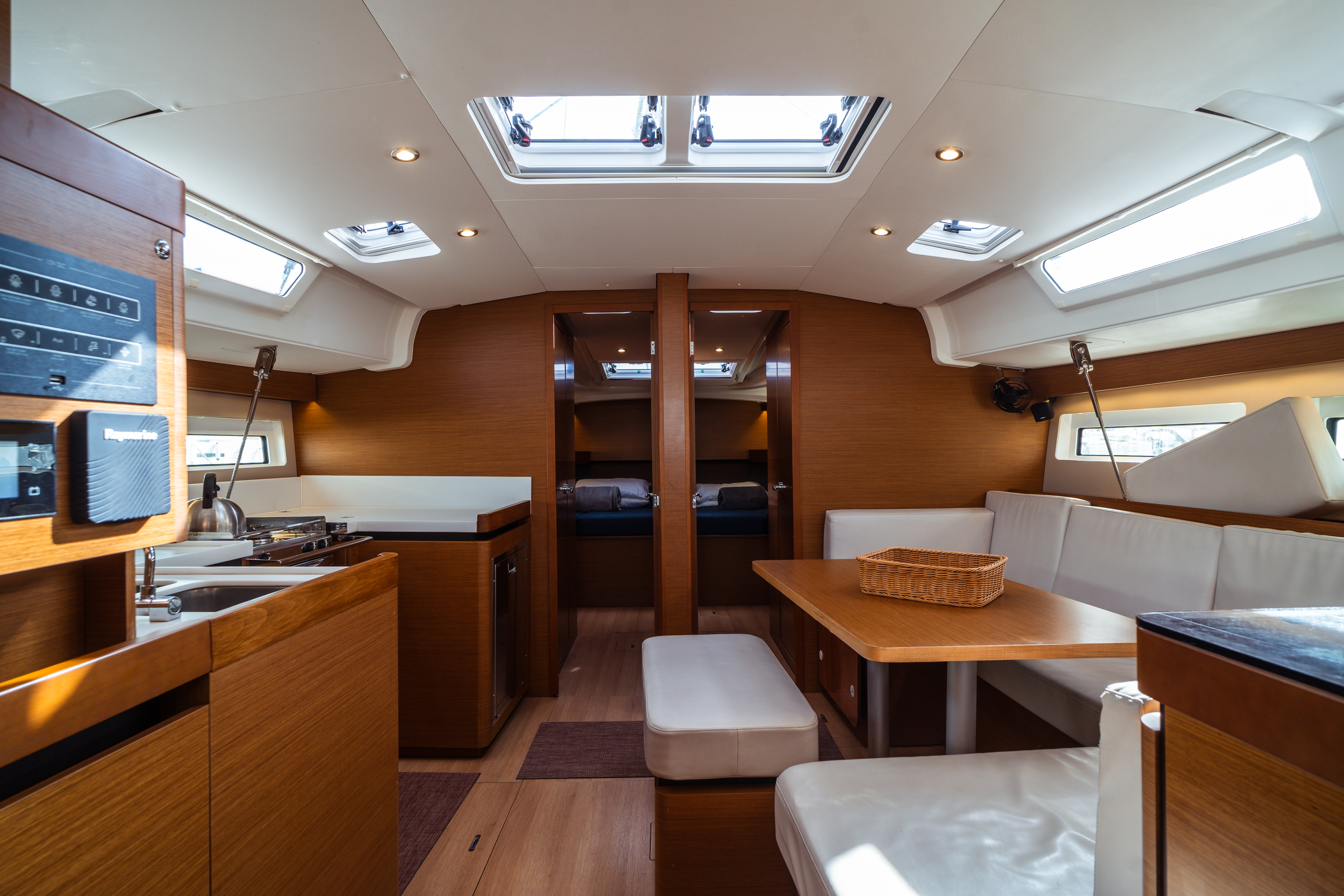 Sun Odyssey 490, Portisco