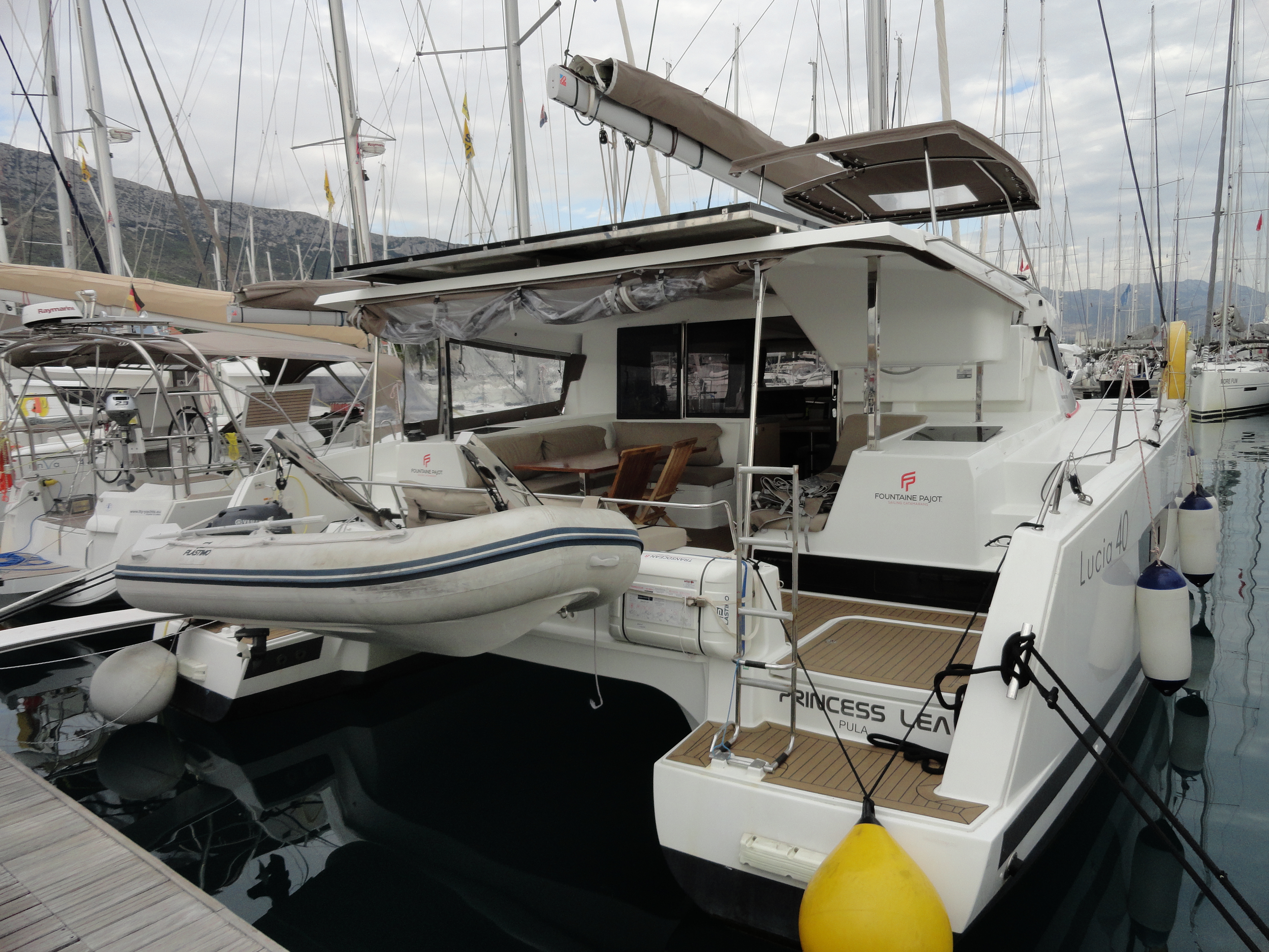 Lucia 40