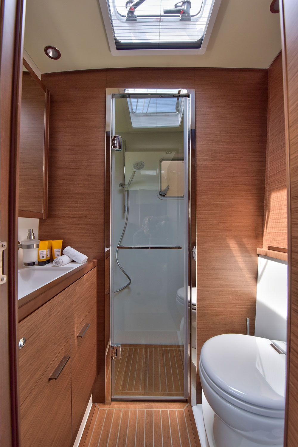 صور Lagoon 620 17