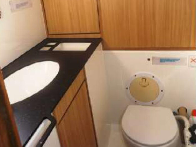 foto Bavaria Cruiser 45 12