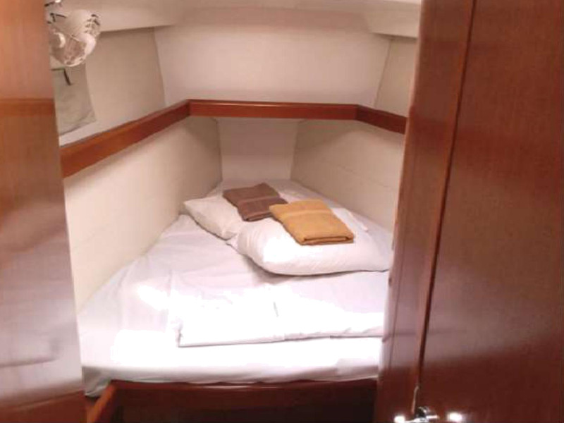 صور Oceanis 40 10