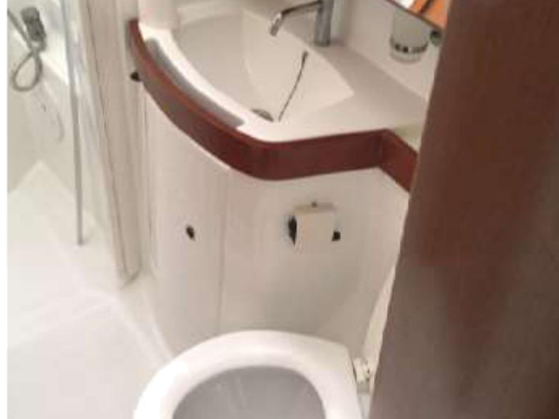 صور Oceanis 40 17