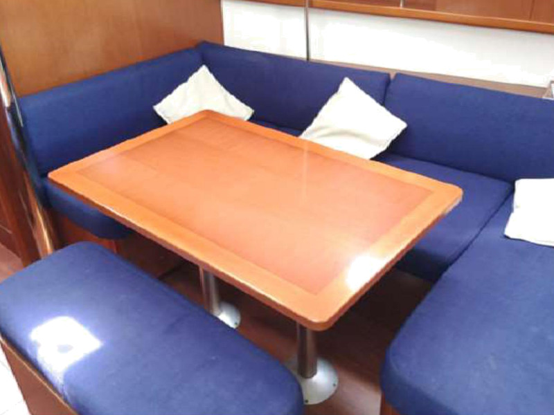 صور Oceanis 40 21