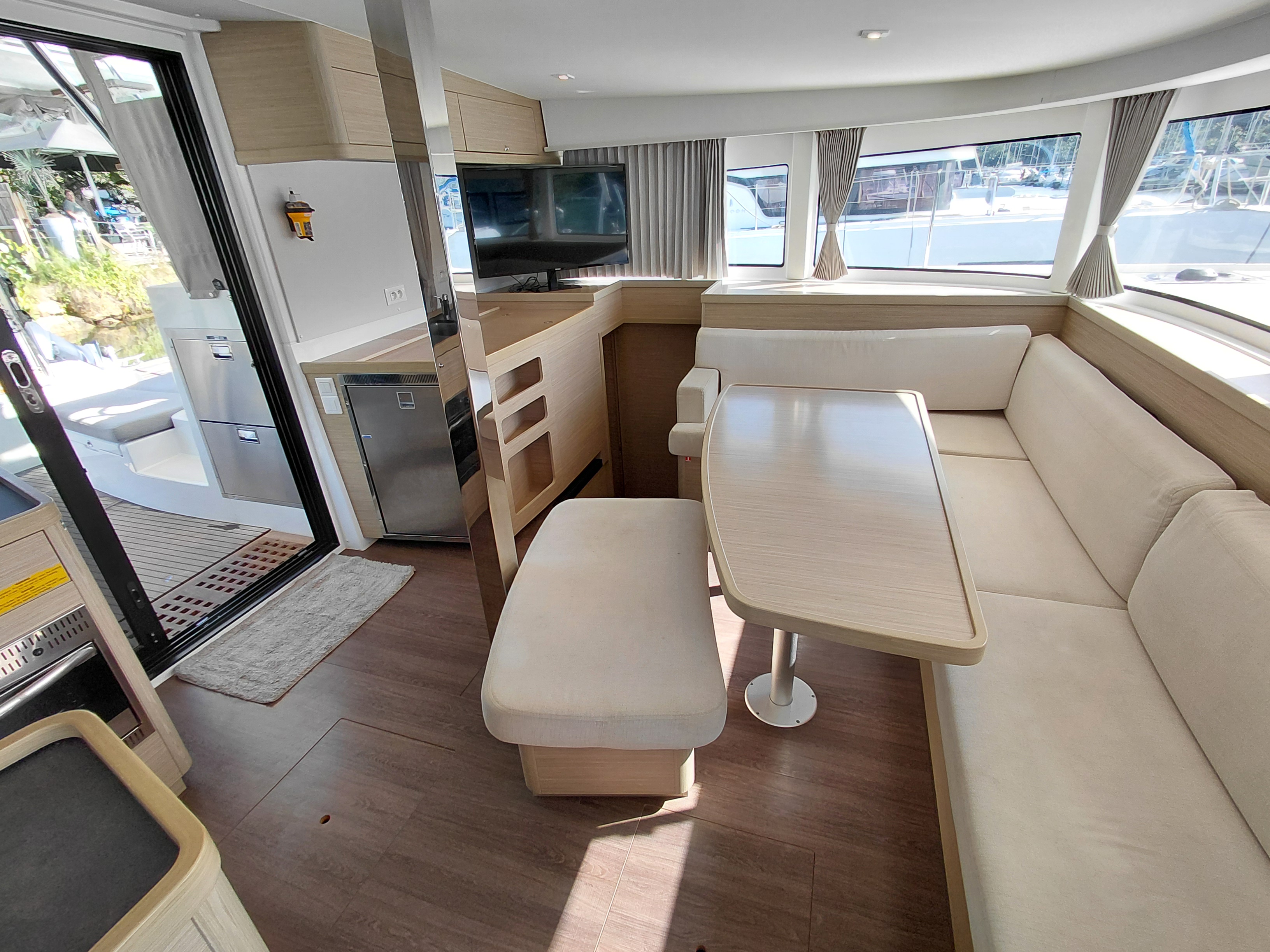 Yacht image 11