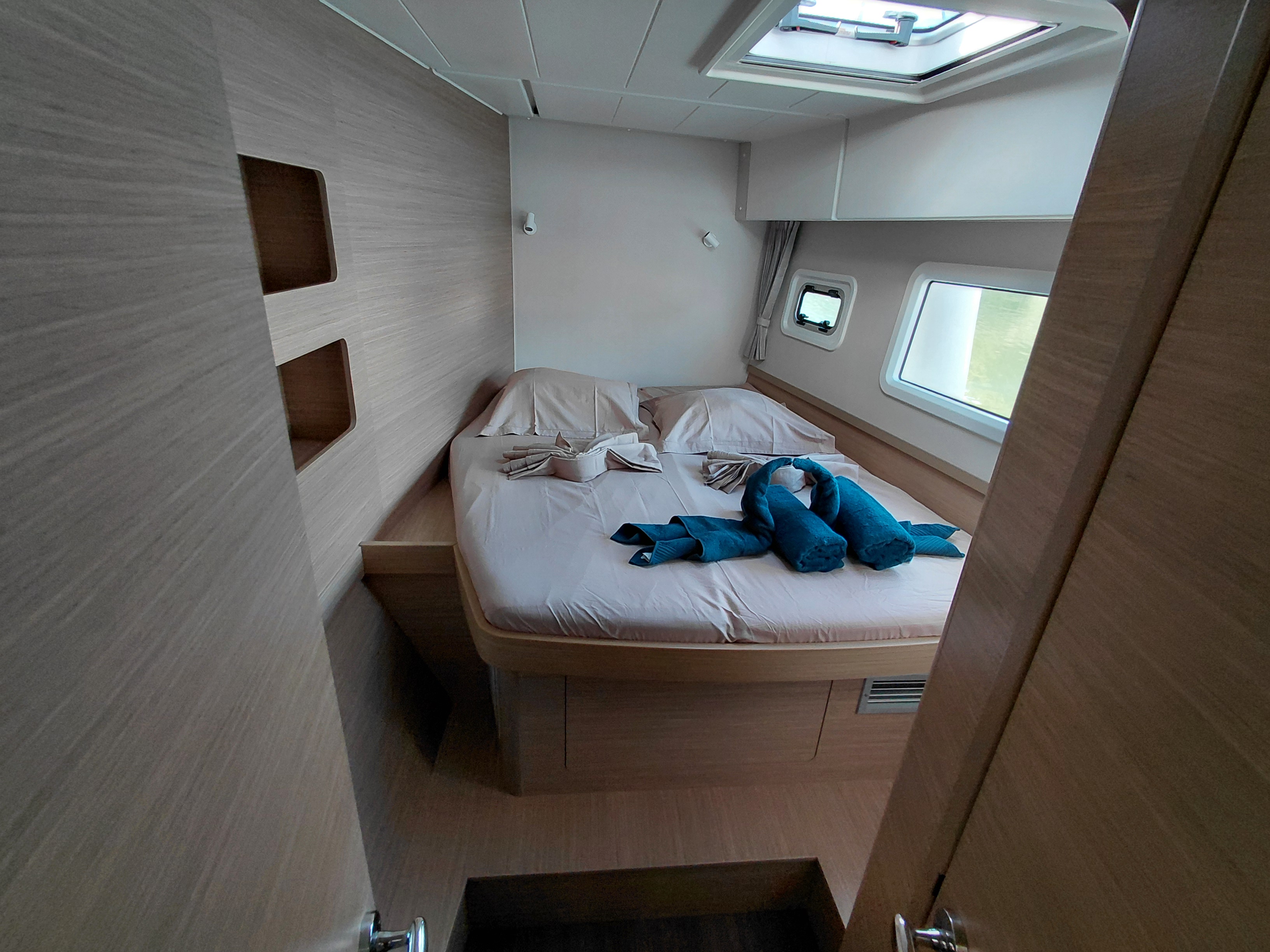 Yacht image 8