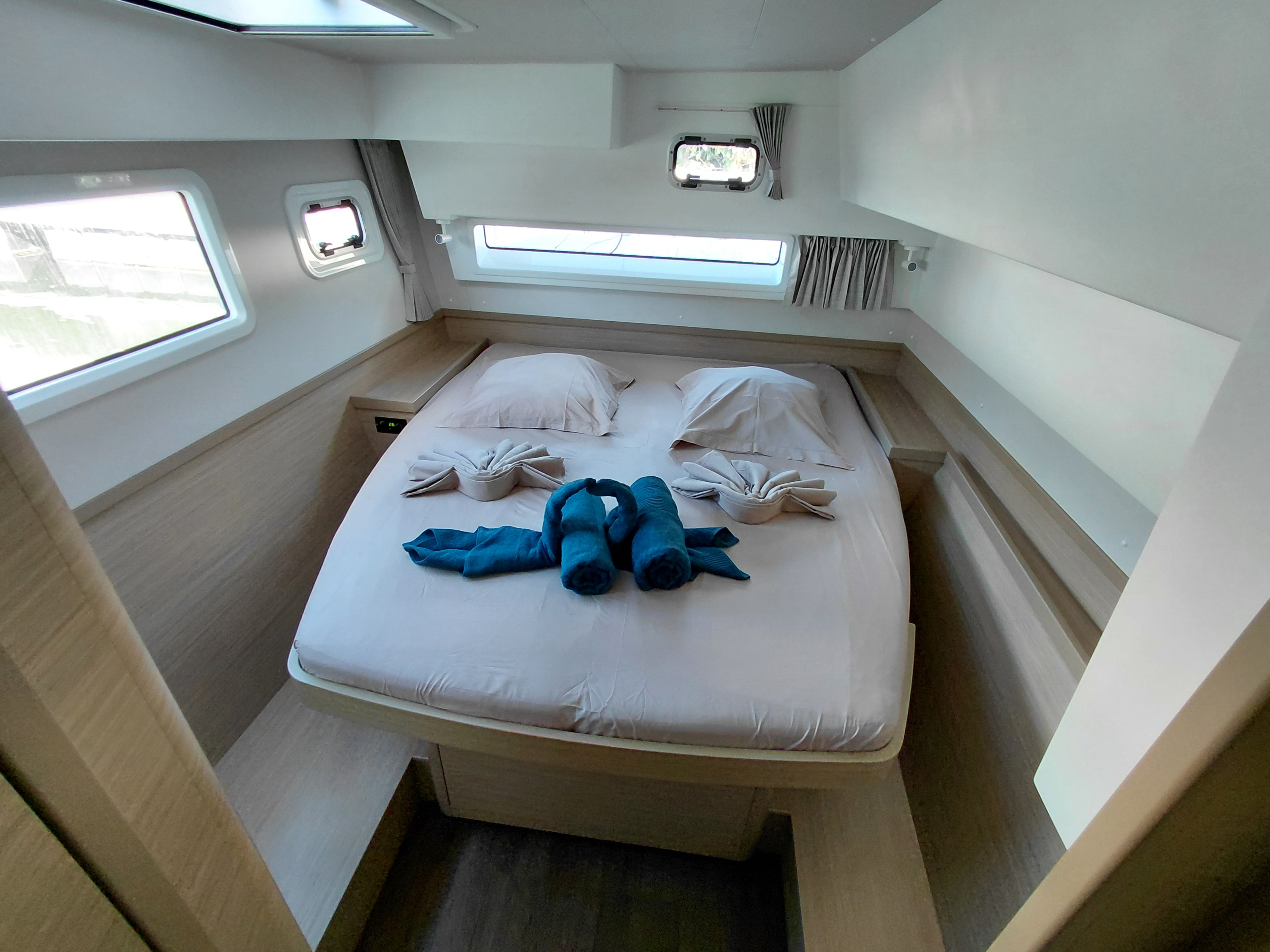 Yacht image 6