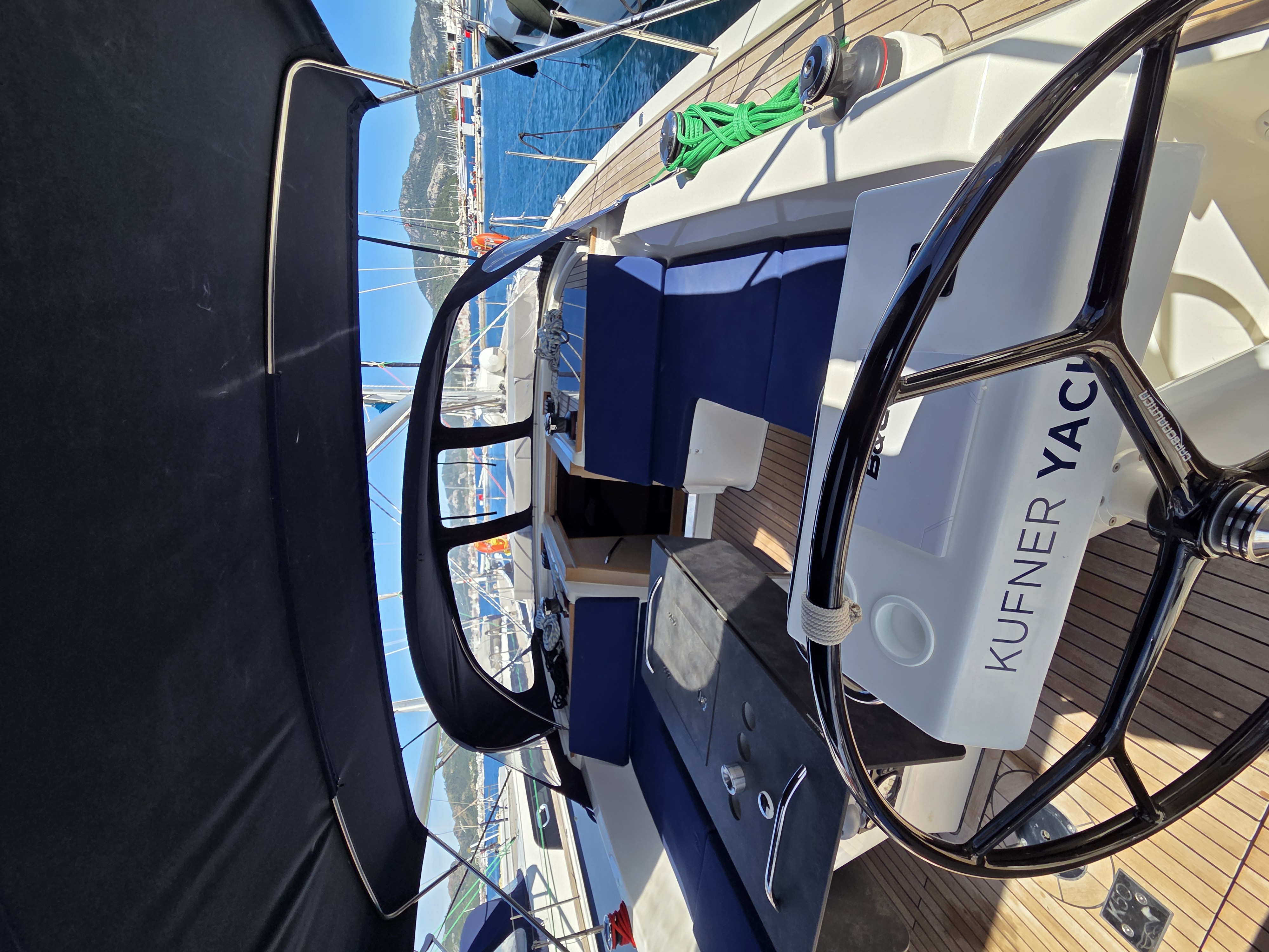 Yacht image 30