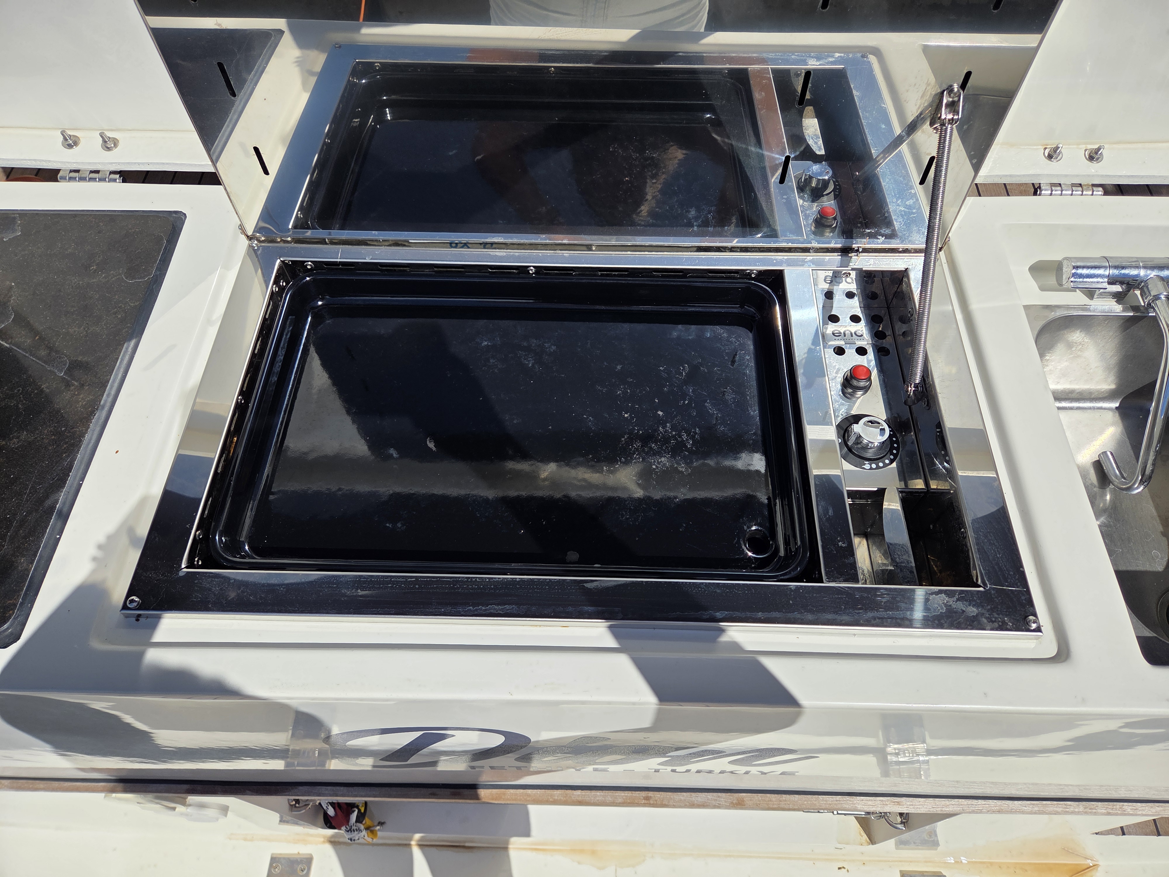 Yacht image 8
