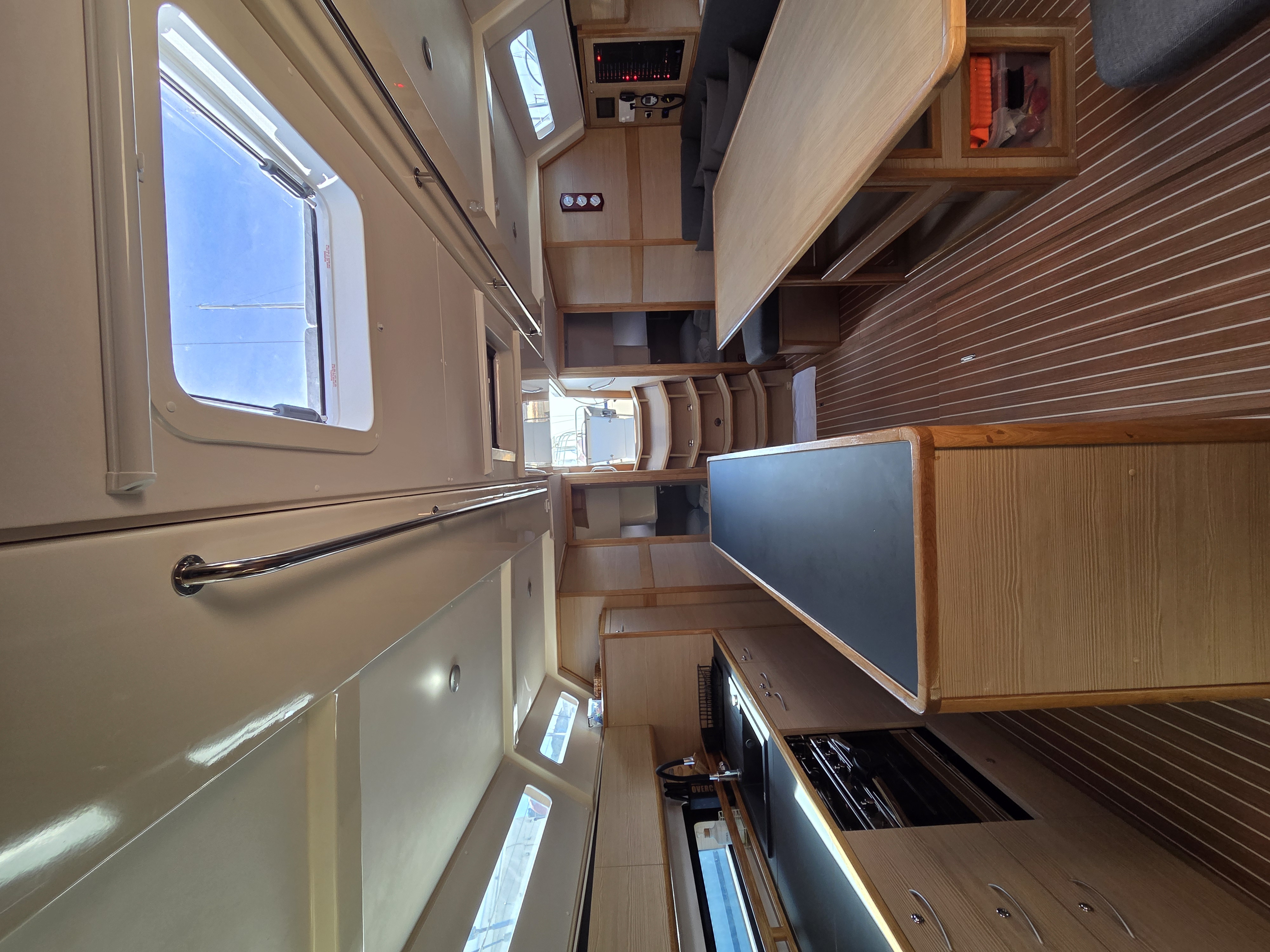 Yacht image 11
