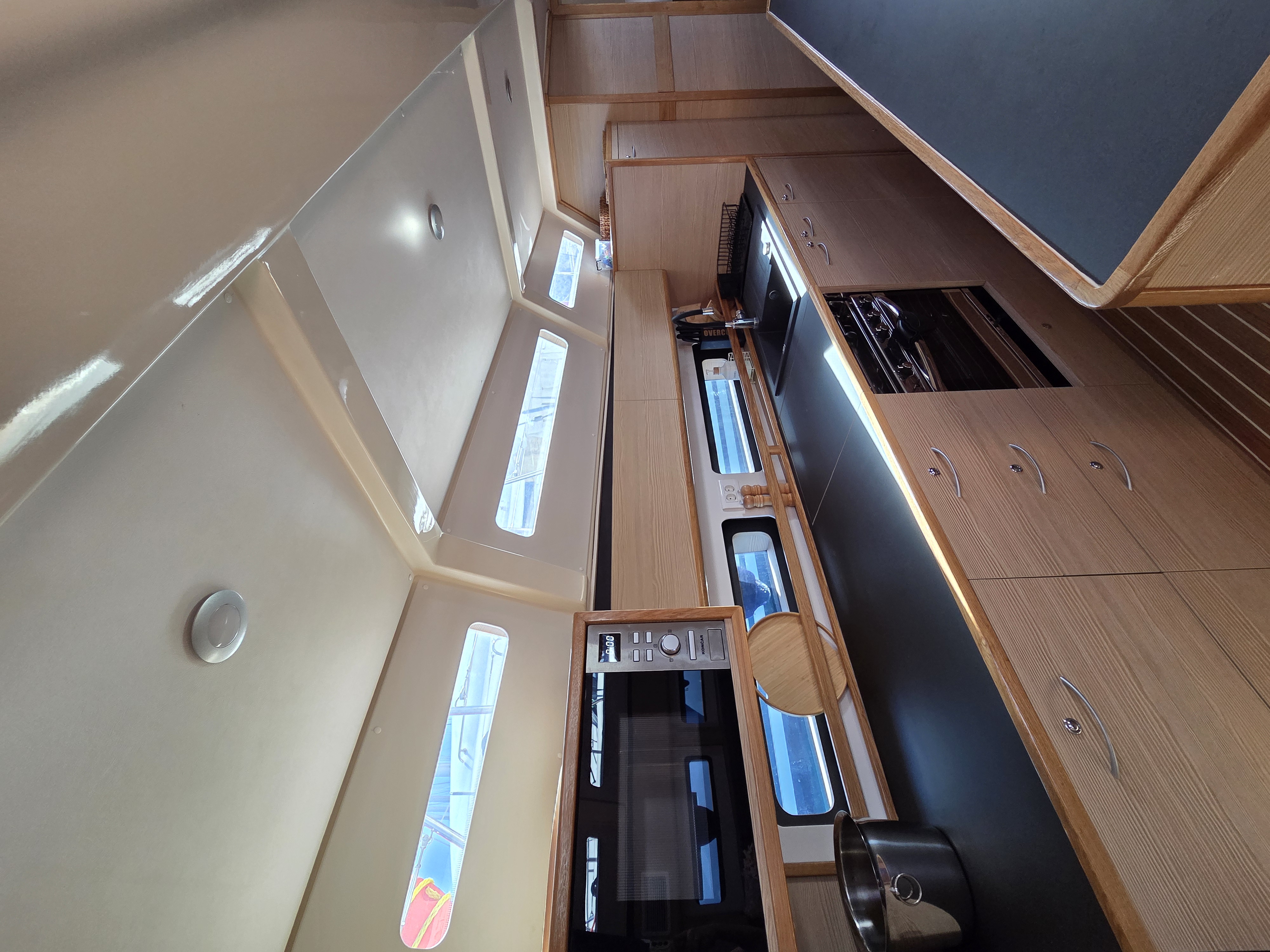 Yacht image 4