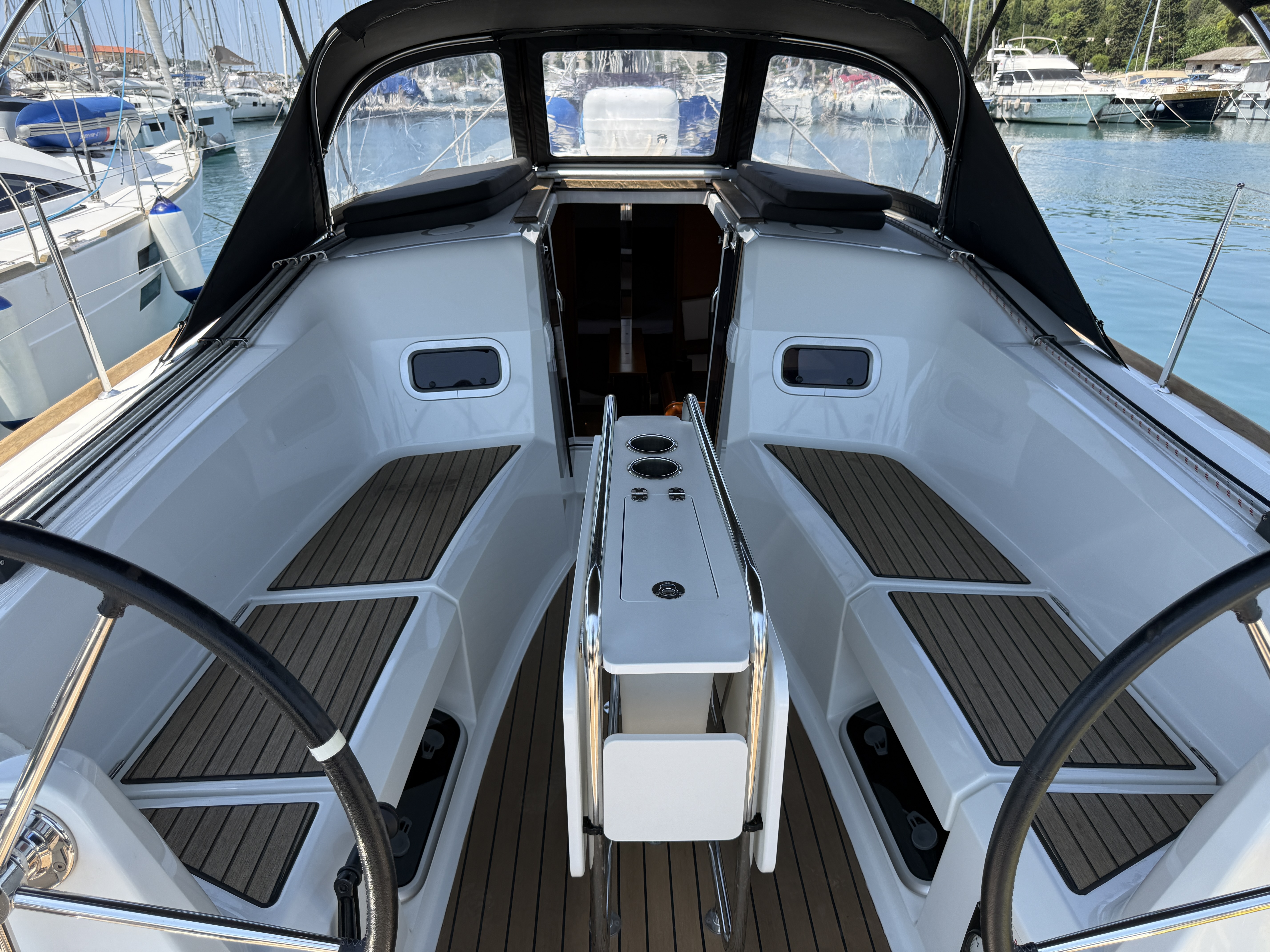 Yacht image 22
