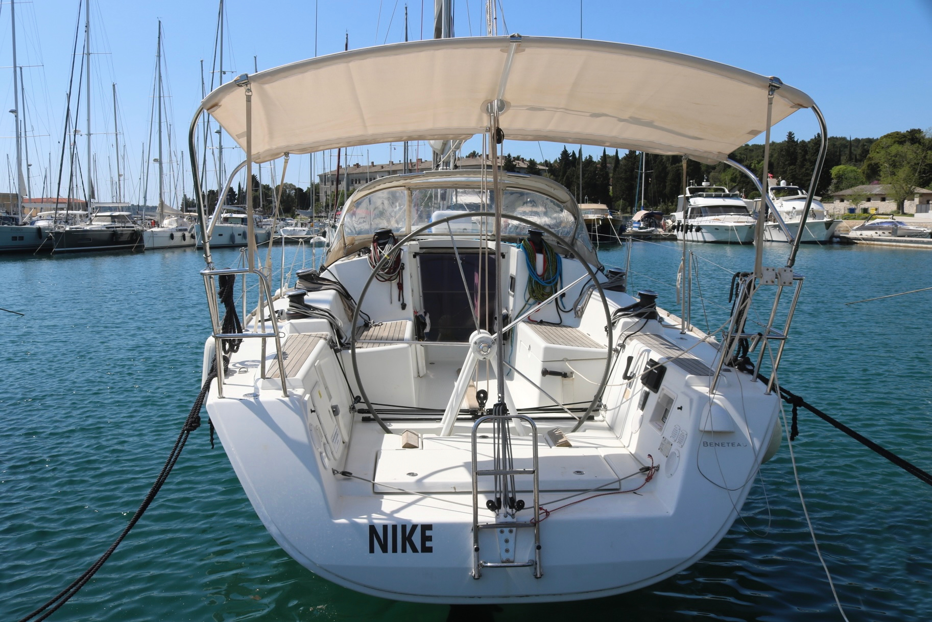 Yacht image 8