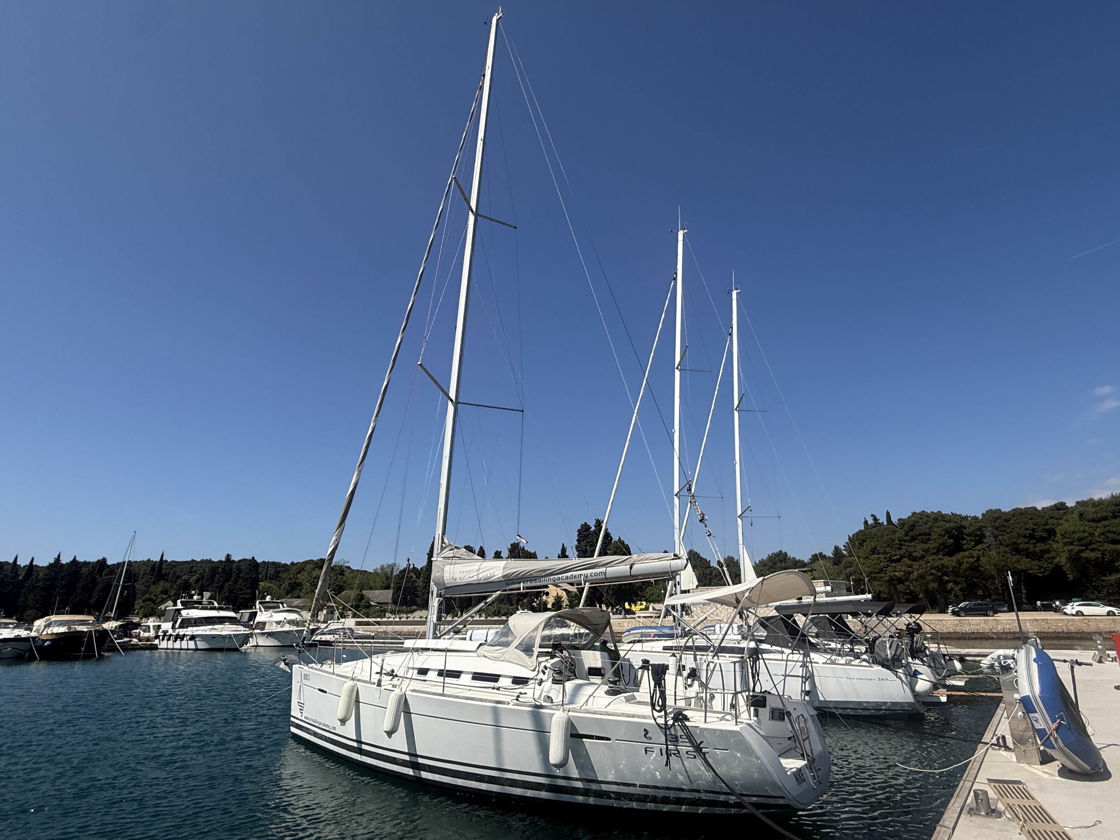 Yacht image 15