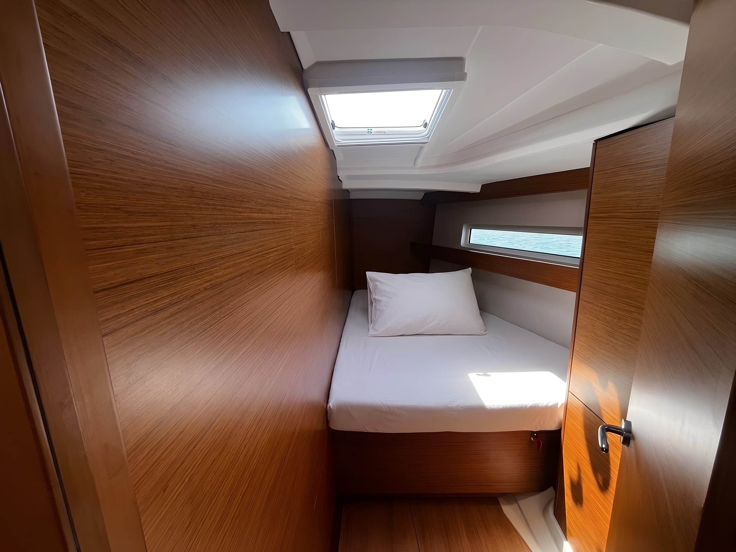 Yacht image 5