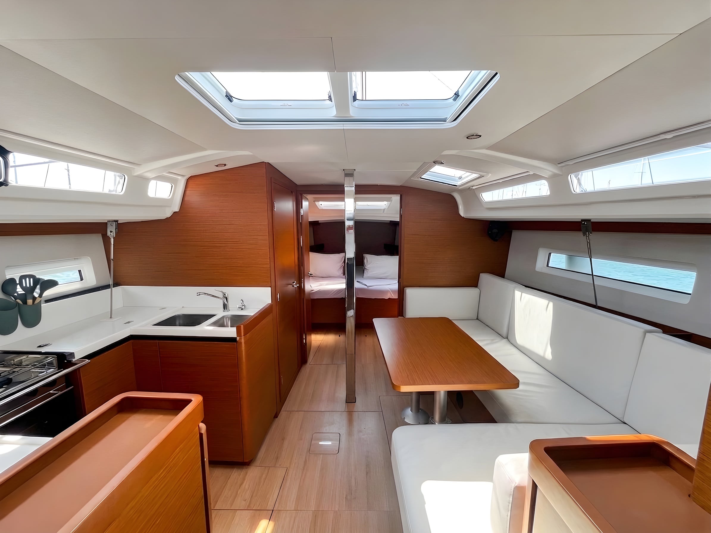 Yacht image 1