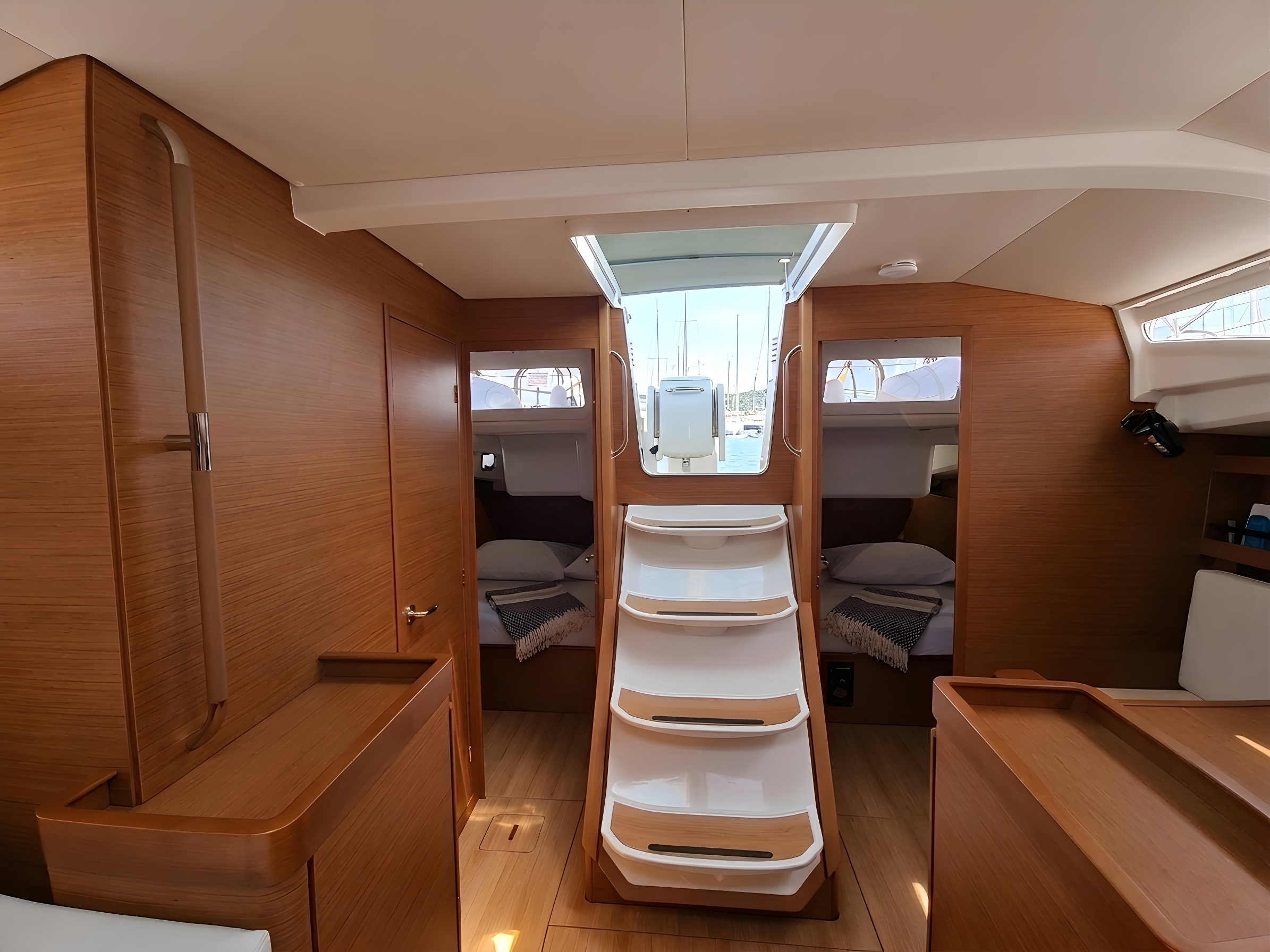 Yacht image 3
