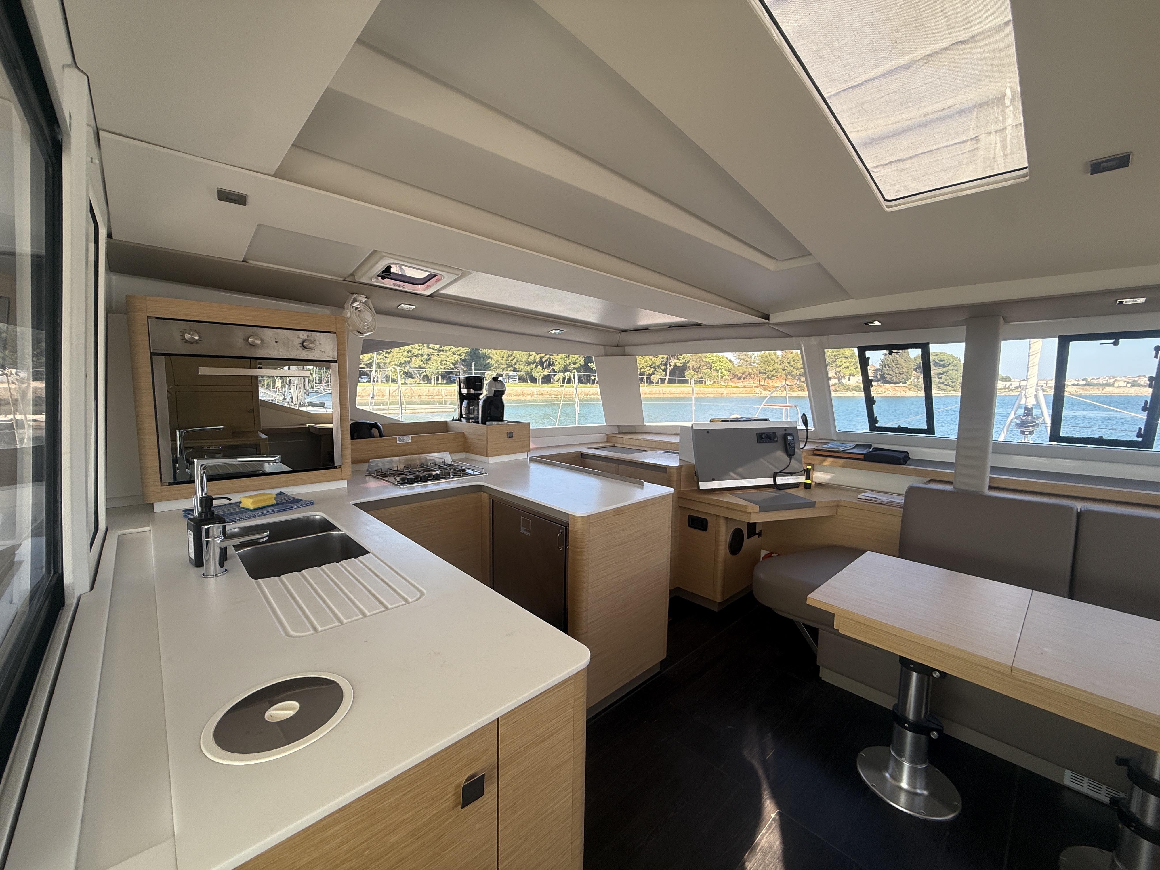 Yacht image 12