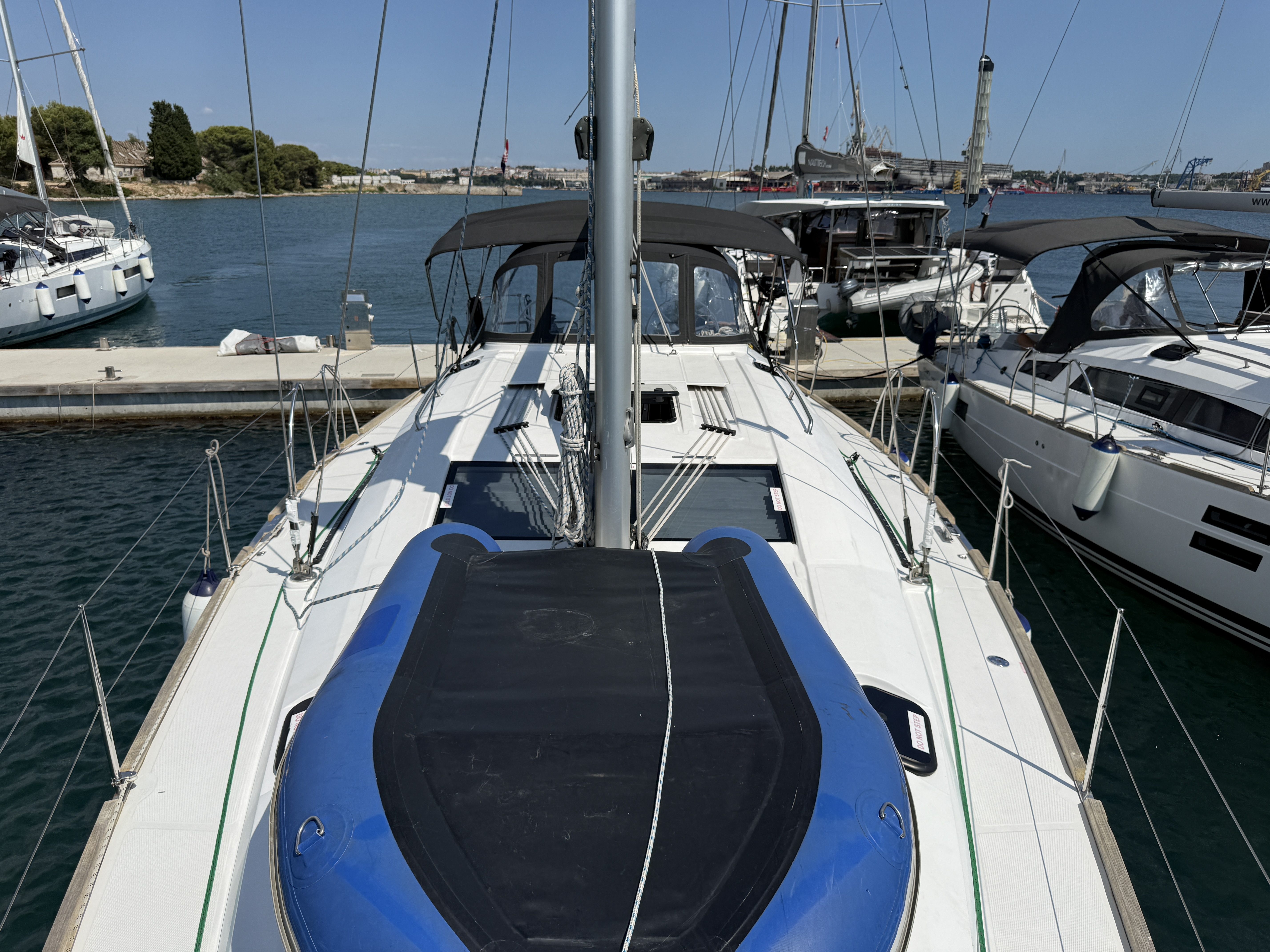 Yacht image 16