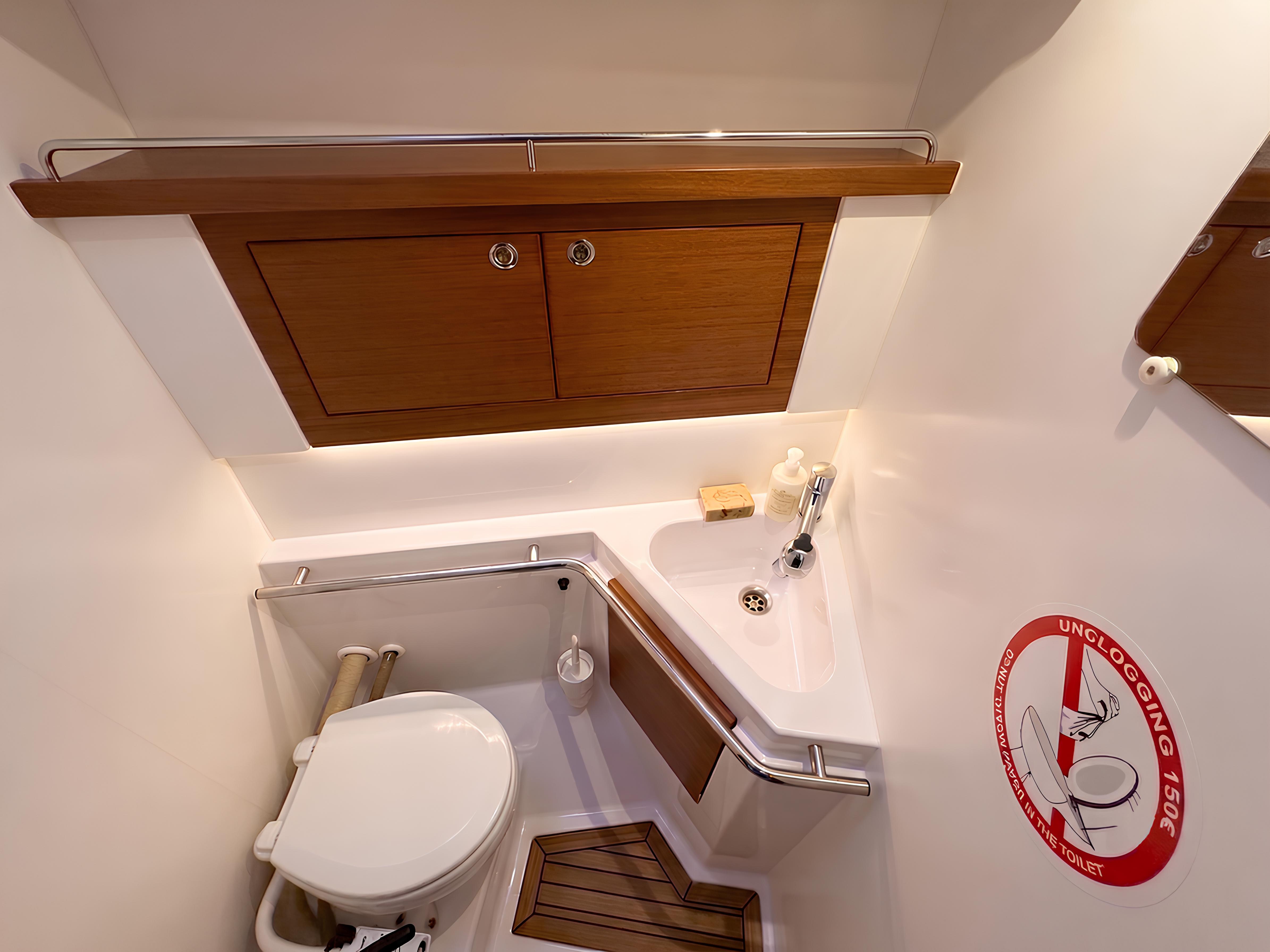 Yacht image 5