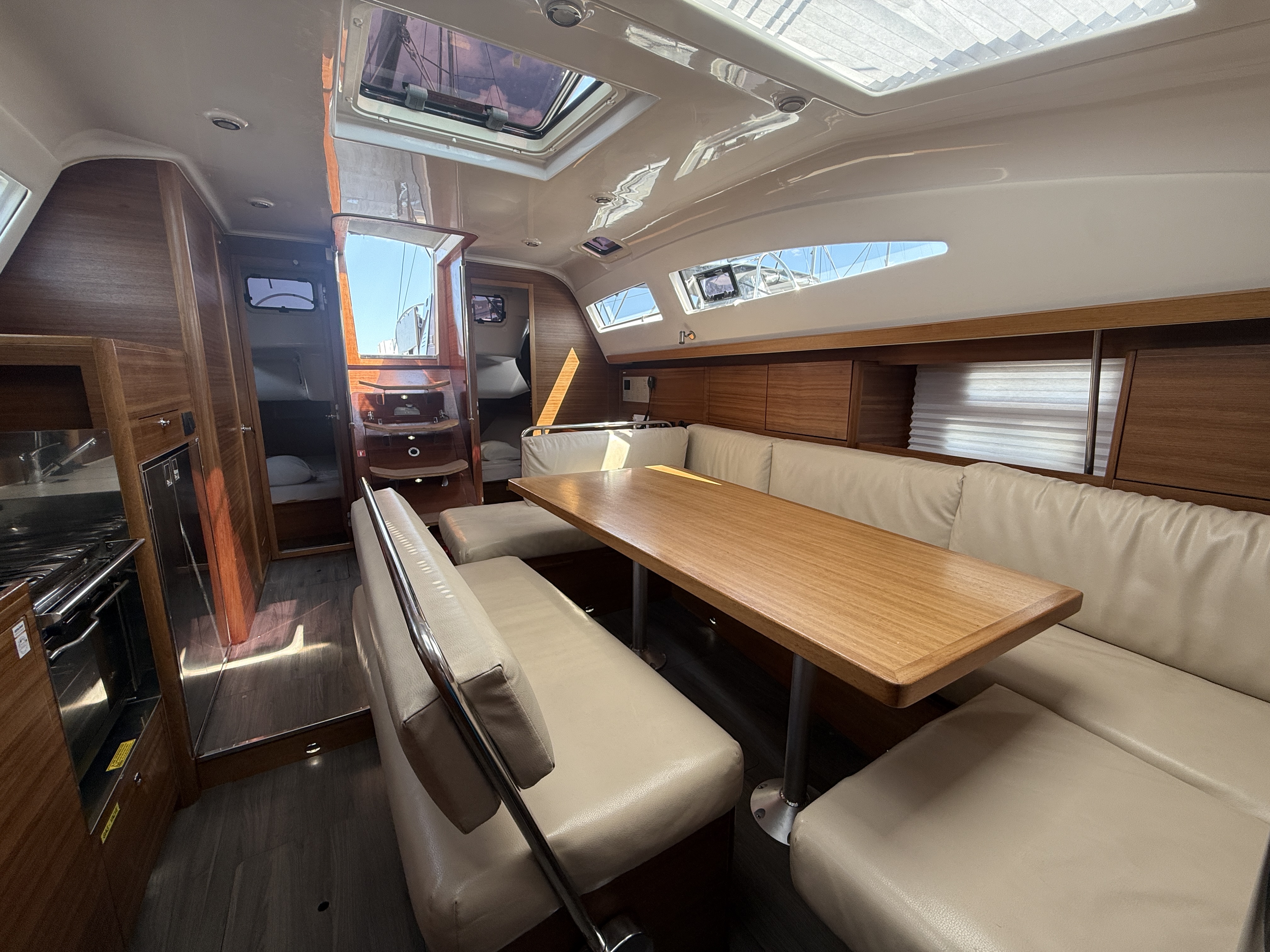 Yacht image 14