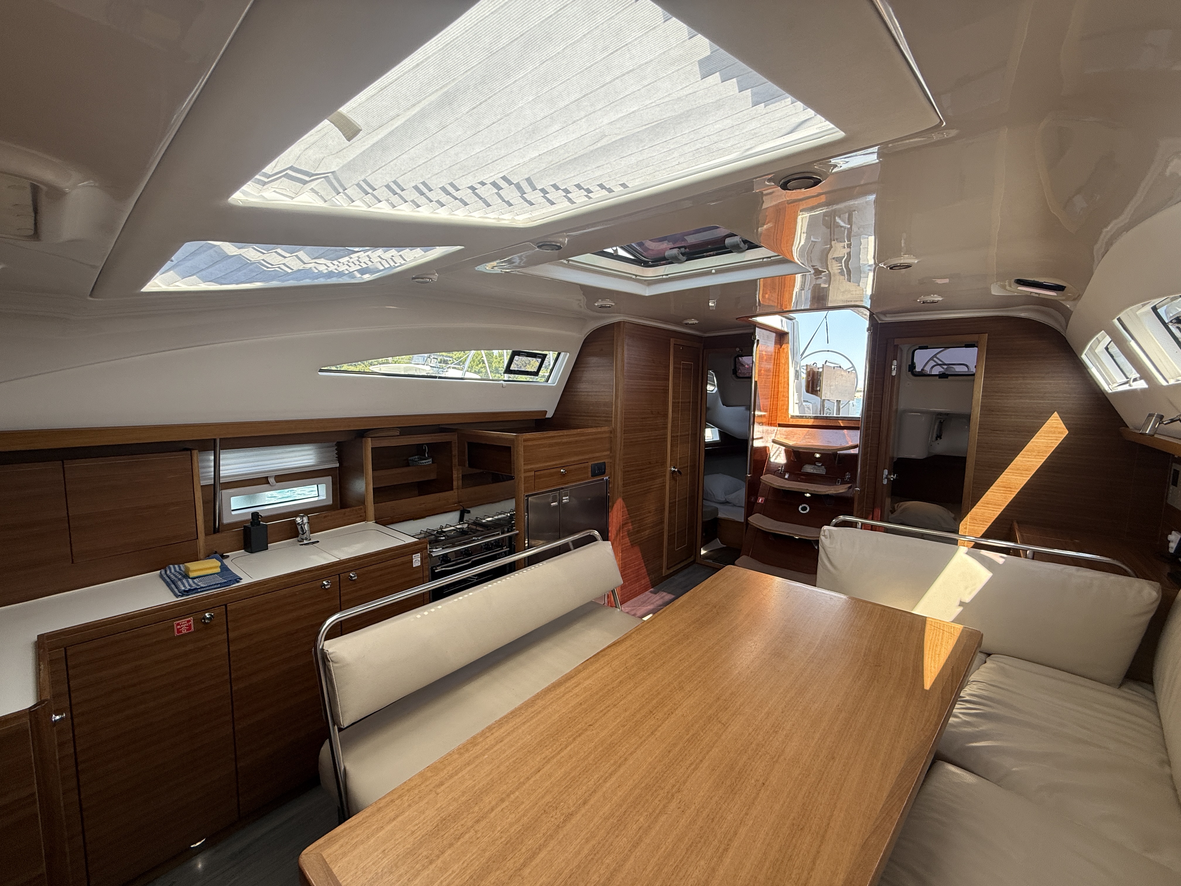 Yacht image 15