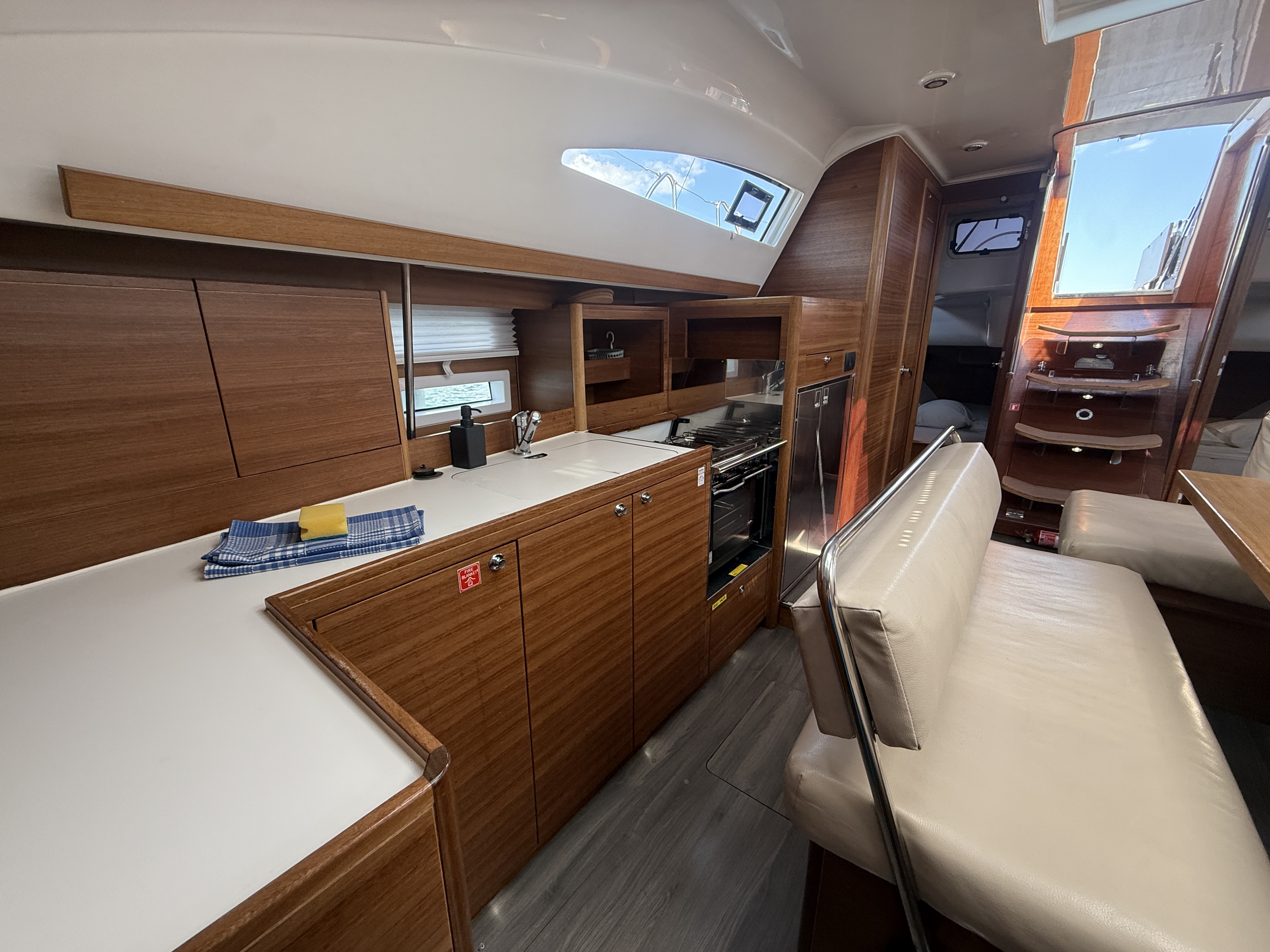 Yacht image 3