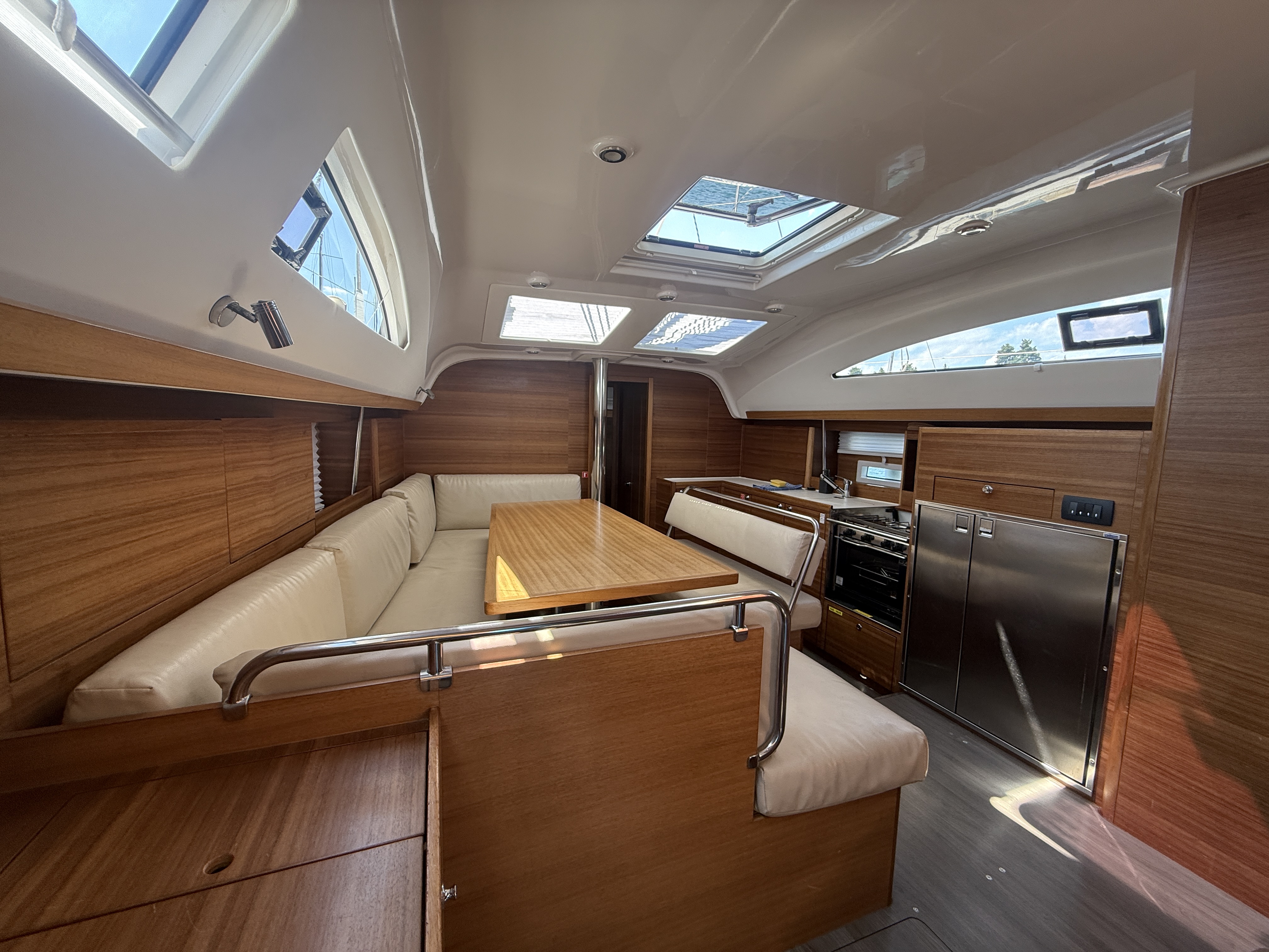 Yacht image 10