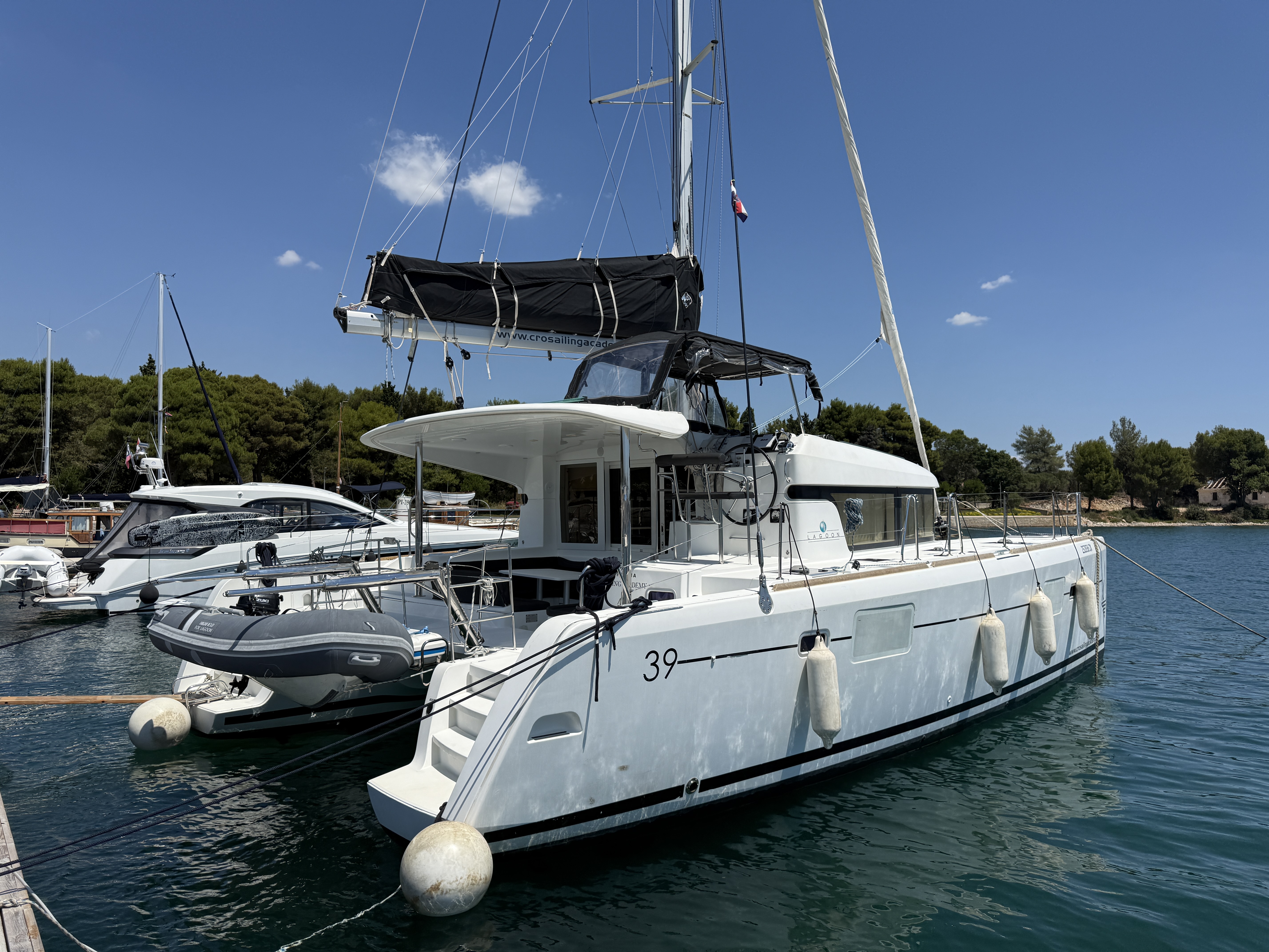 Yacht image 29