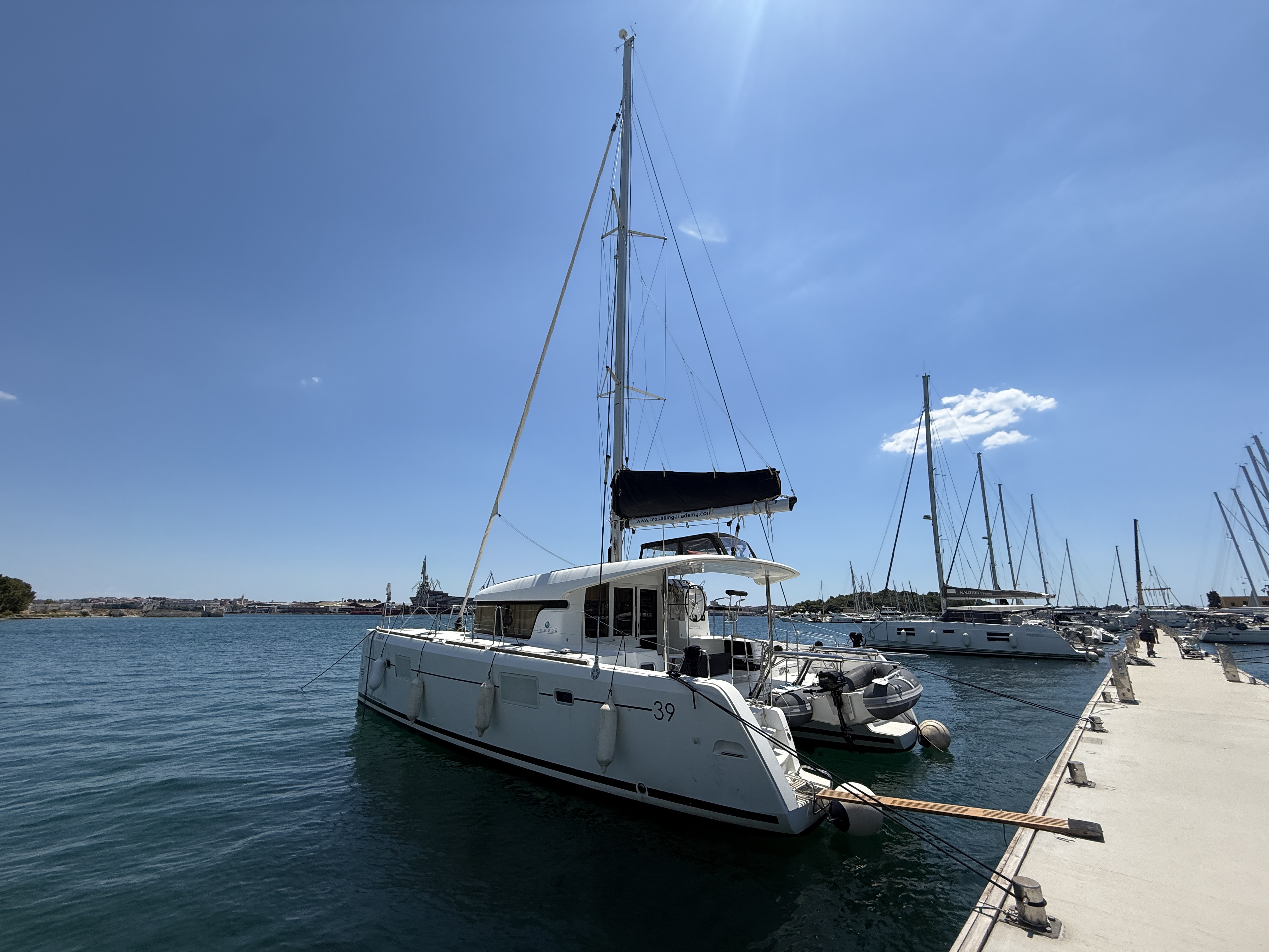 Yacht image 22