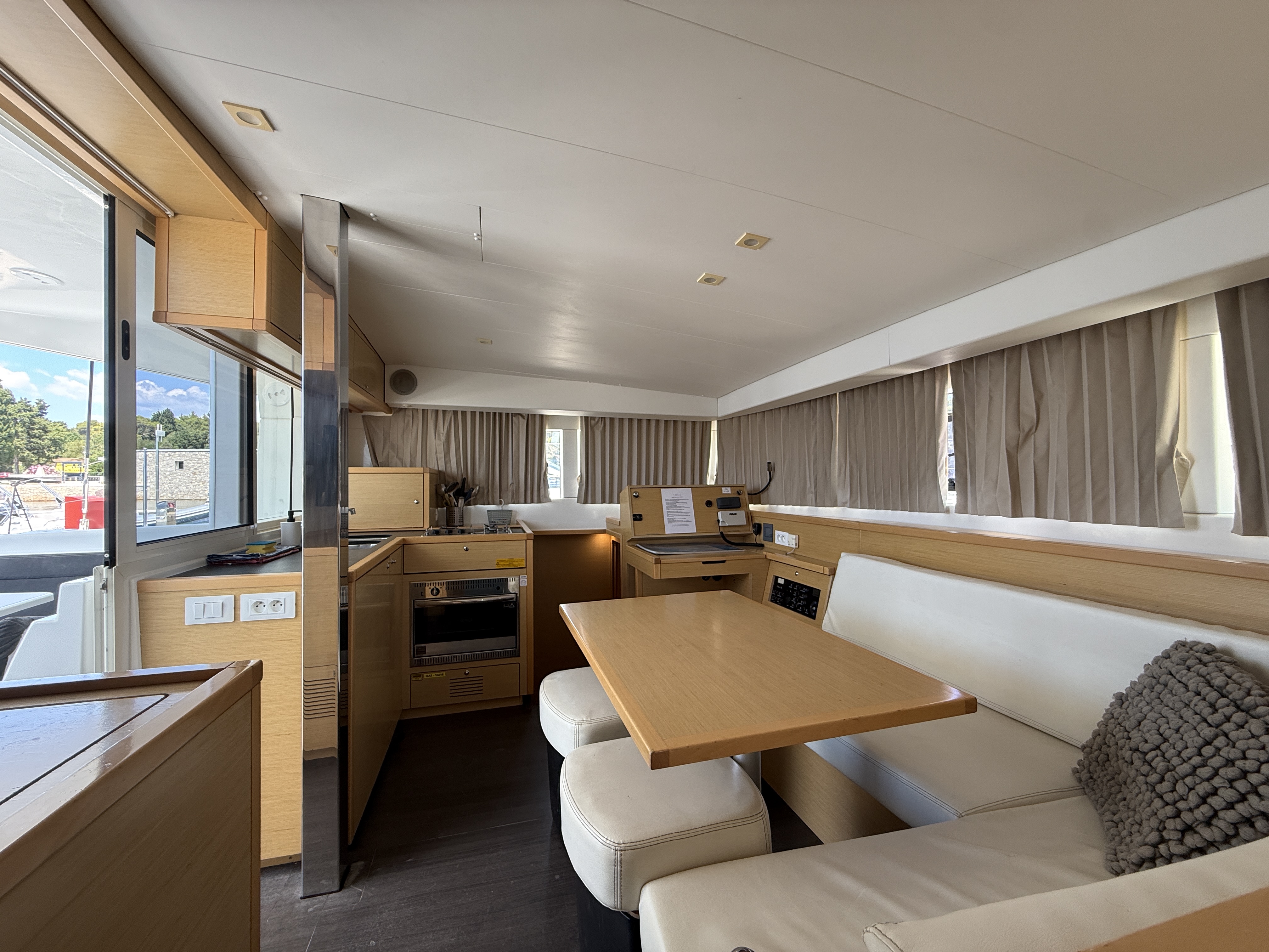 Yacht image 28