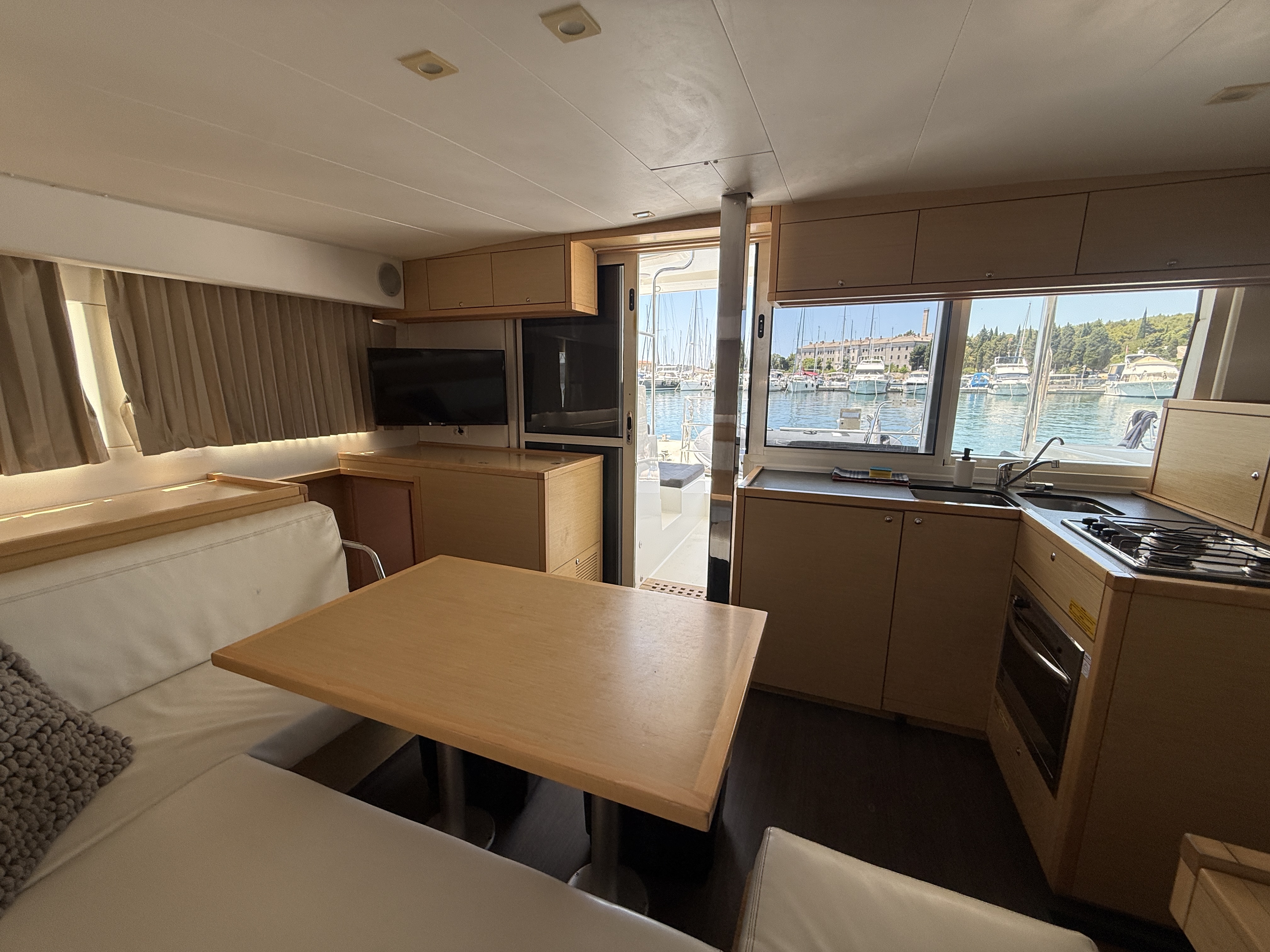 Yacht image 27