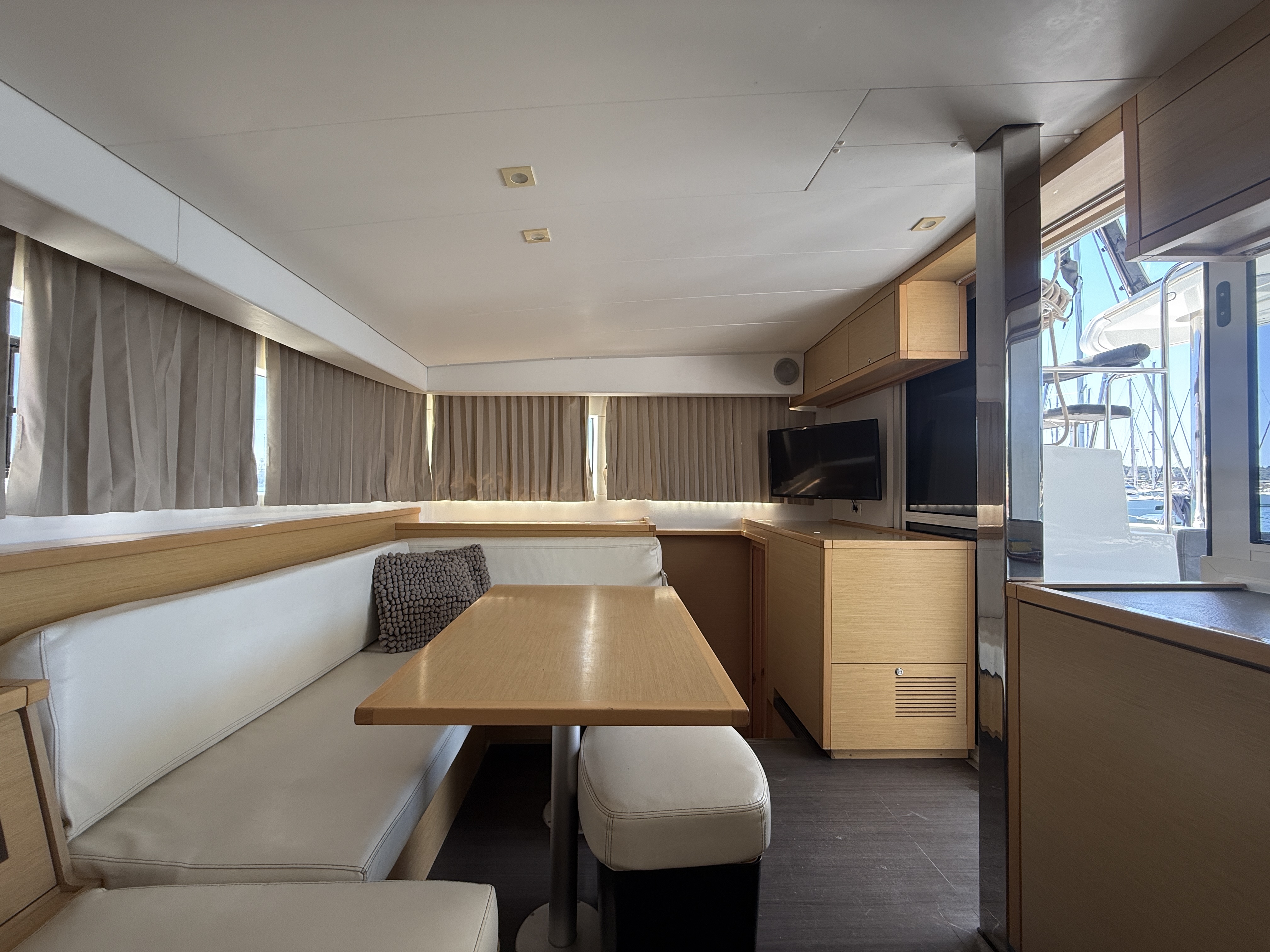 Yacht image 16