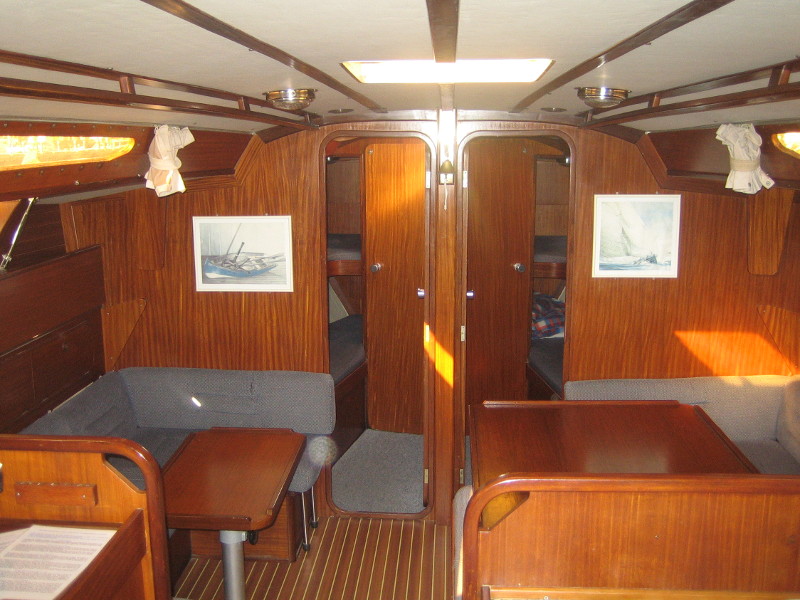 Chloé D Egée, Interior image