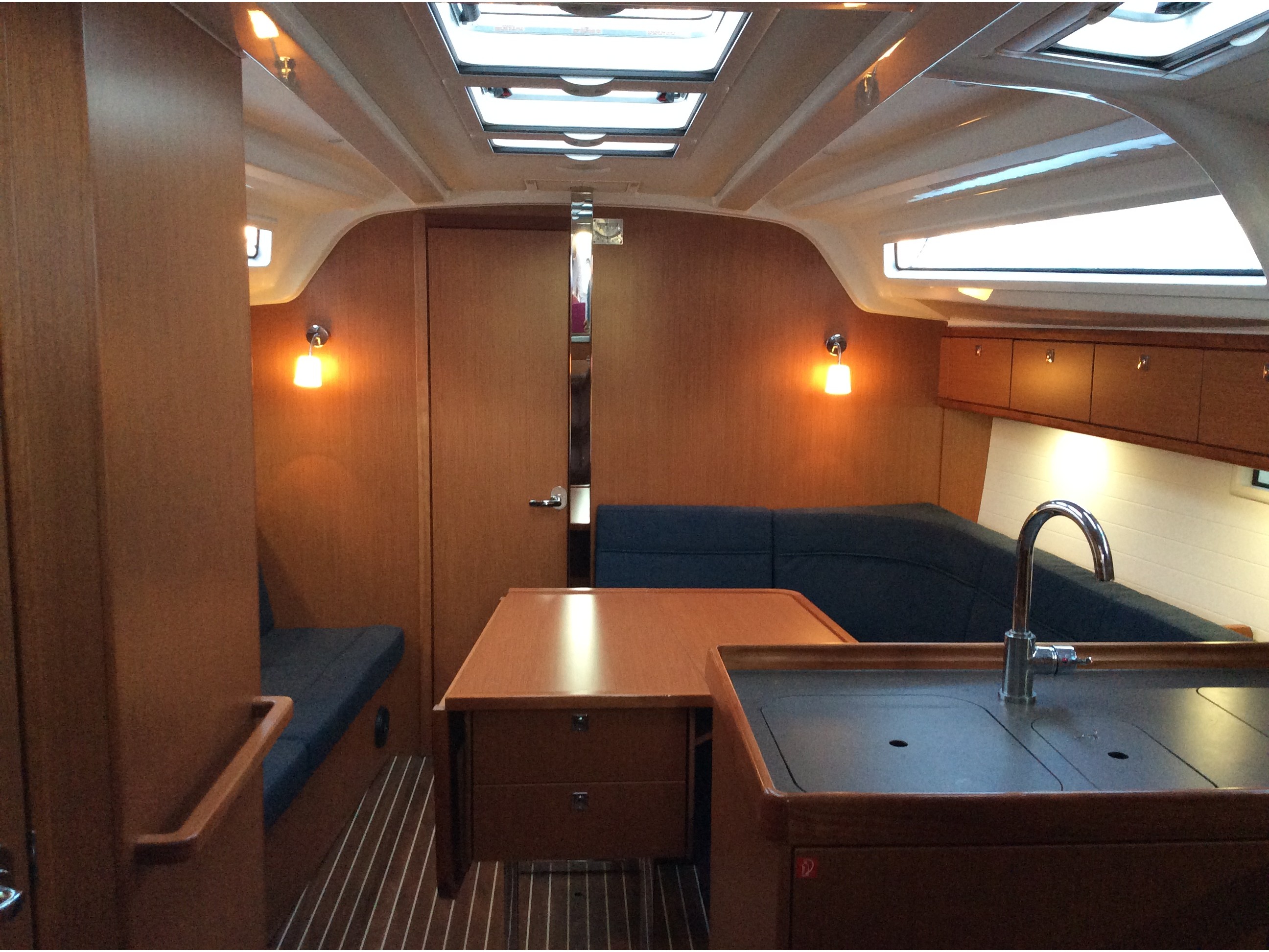 Interior image Florentia / Bavaria Cruiser 37[G]