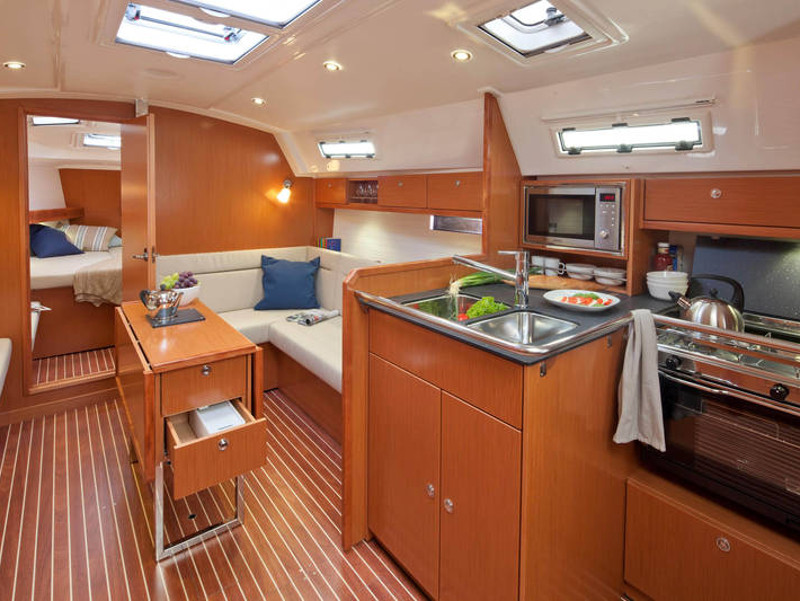 фото Bavaria Cruiser 36 8