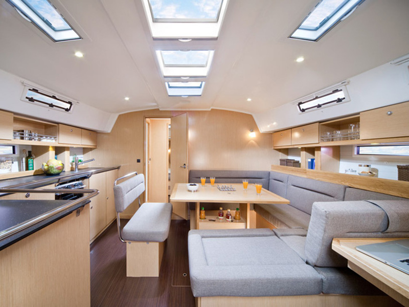 фото Bavaria Cruiser 45 12