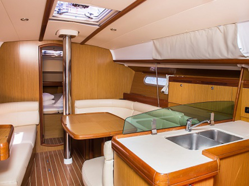 фото Sun Odyssey 39i 8