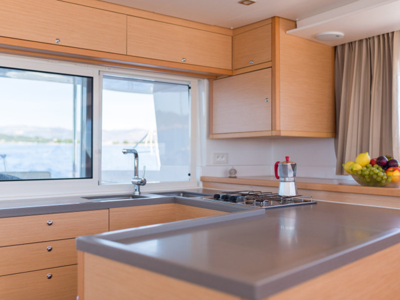 صور Lagoon 450  Flybridge 8