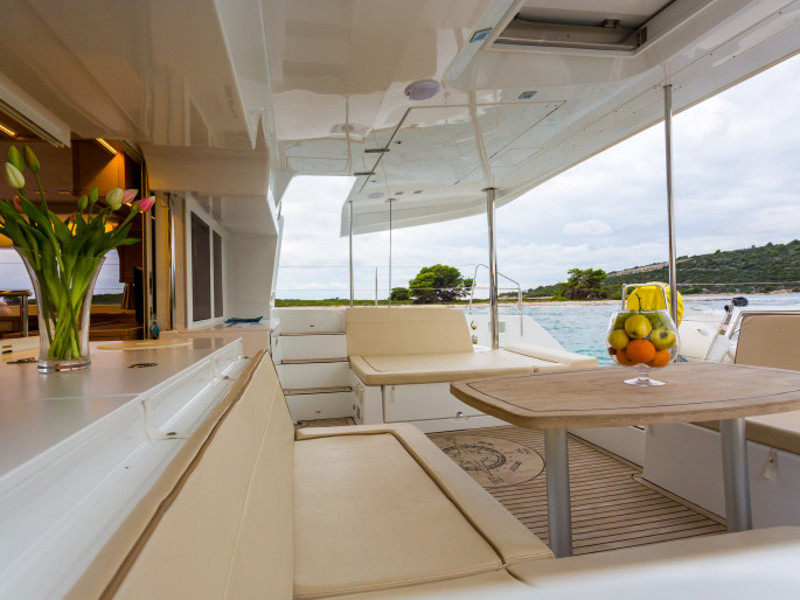 صور Lagoon 450  Flybridge 17