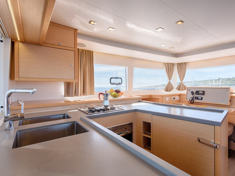 صور Lagoon 450  Flybridge 19