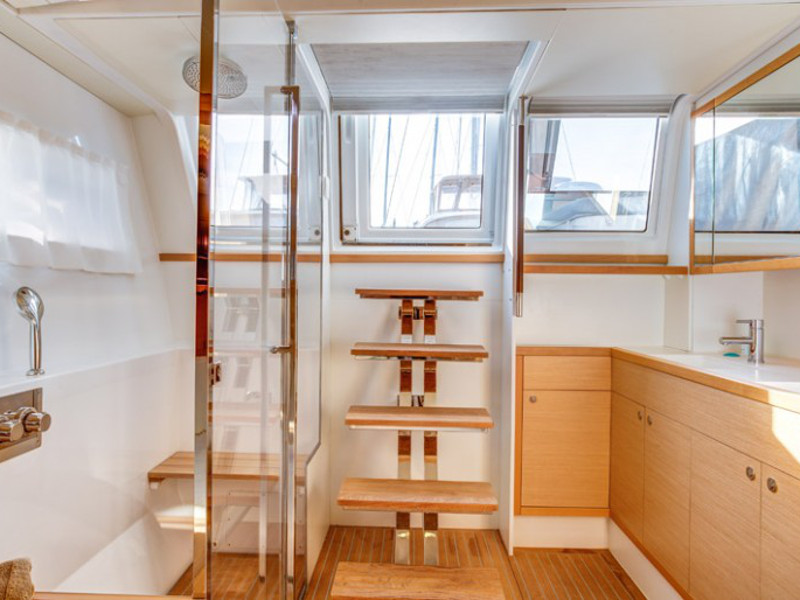 صور Lagoon 620 11