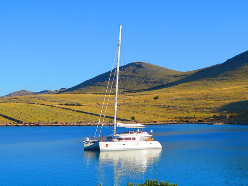 صور Lagoon 620 13