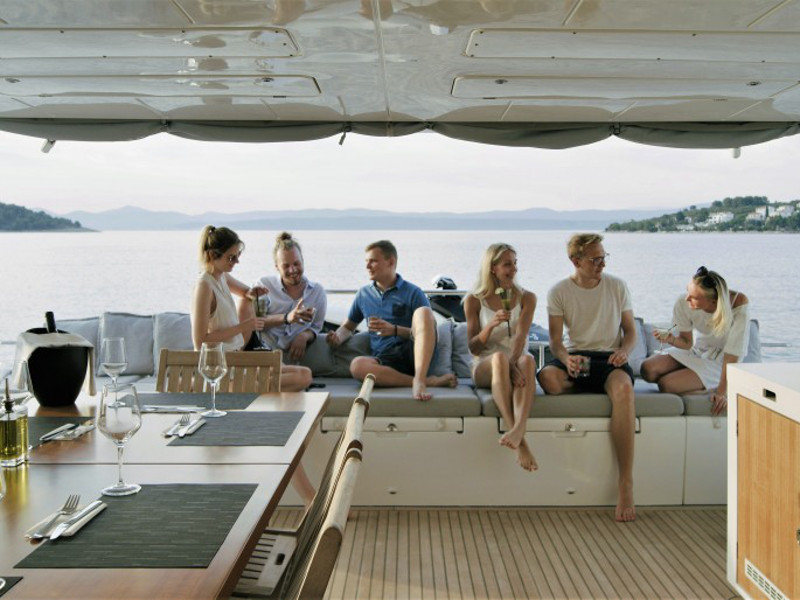 صور Lagoon 620 14