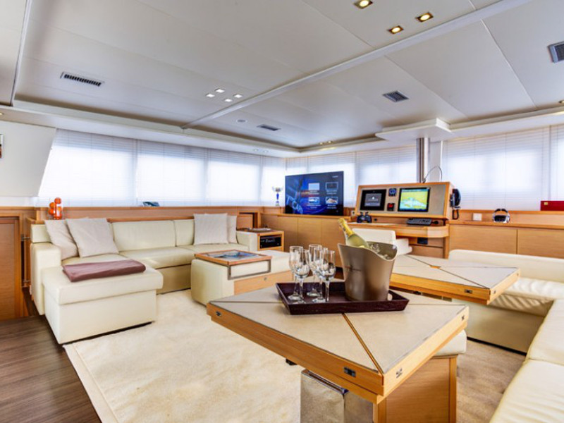 صور Lagoon 620 20