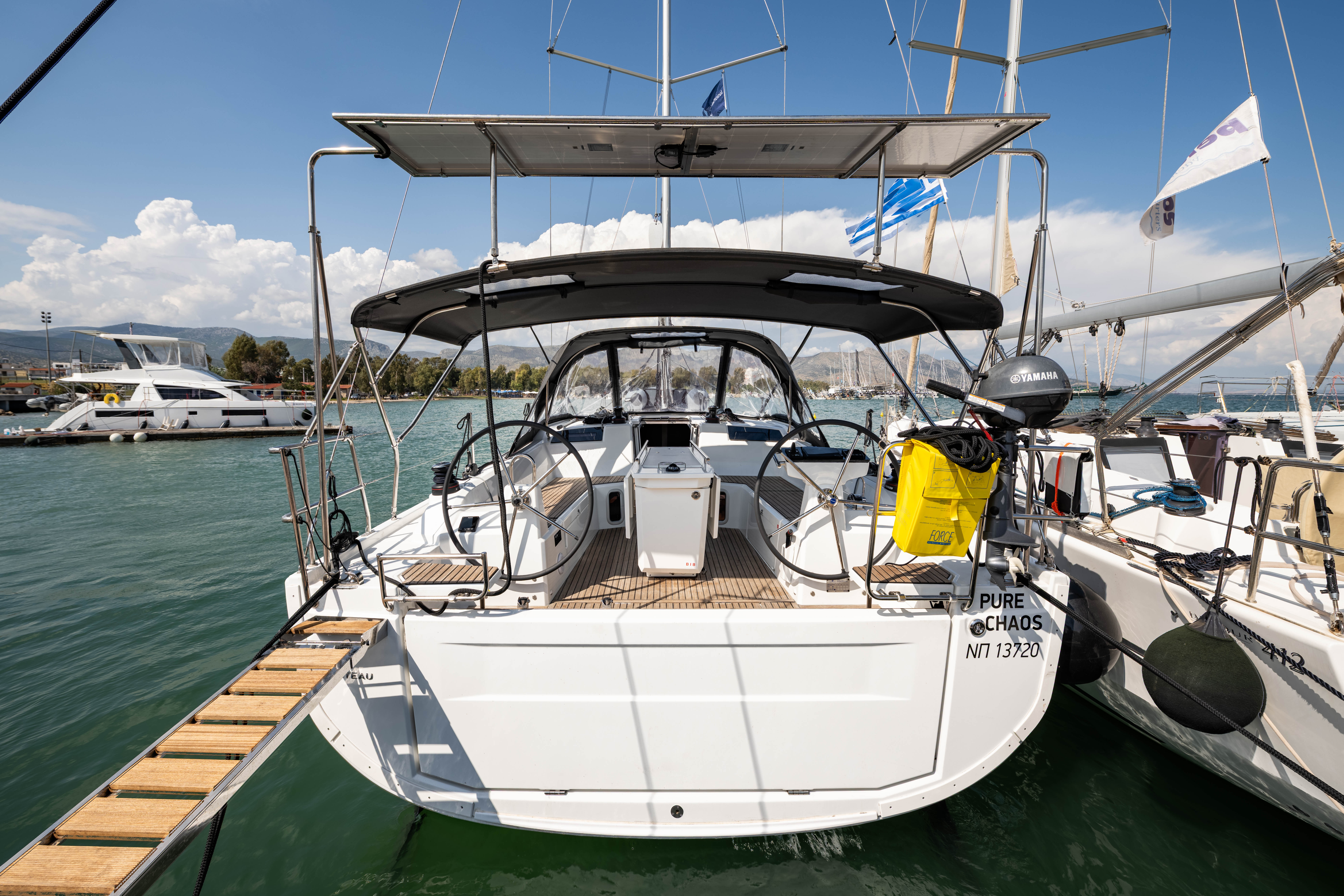 Yacht image 14