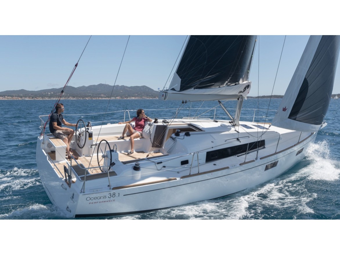 Oceanis 38.1 “Thalia (L'una Grossa) - Comfort line“, Furnari