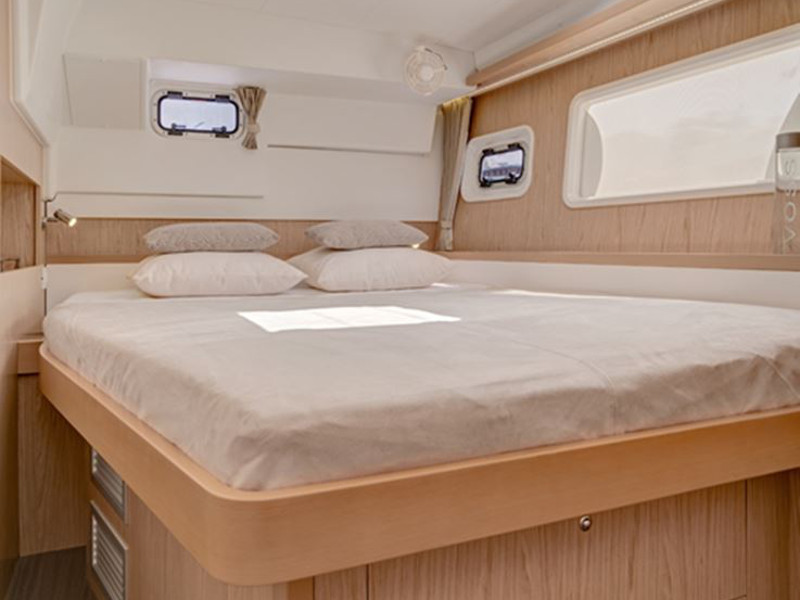 foto Lagoon 400 S2 1