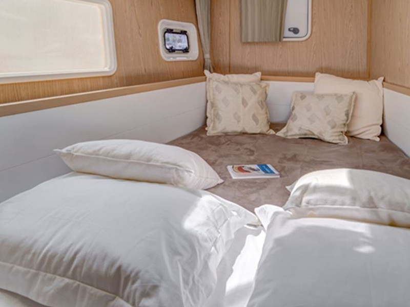 foto Lagoon 400 S2 3